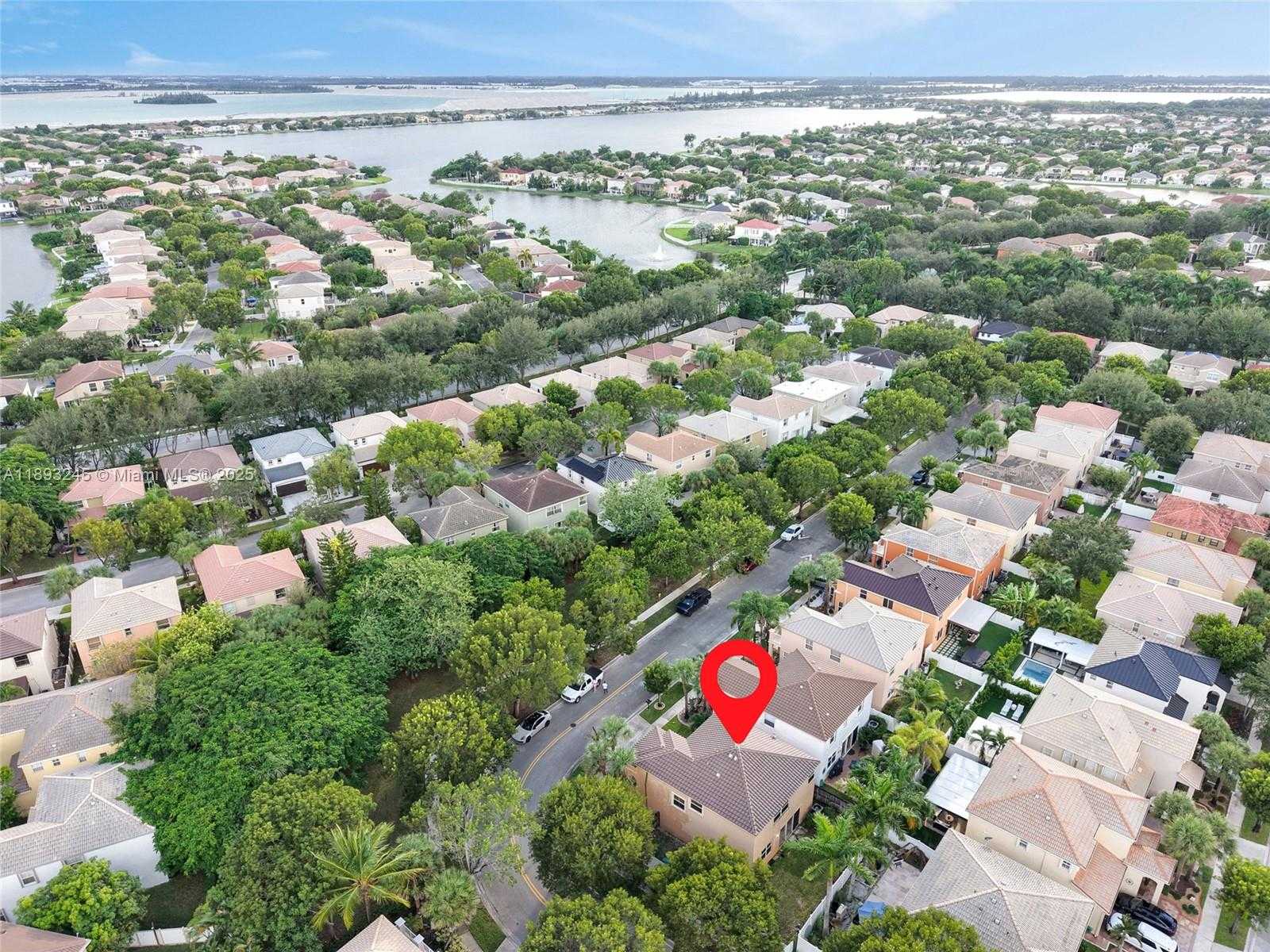 Small Image of 15803 SOUTH WEST 48TH PL, Miramar Number 38