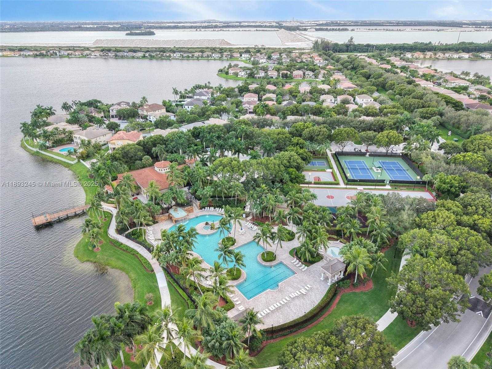Small Image of 15803 SOUTH WEST 48TH PL, Miramar Number 39