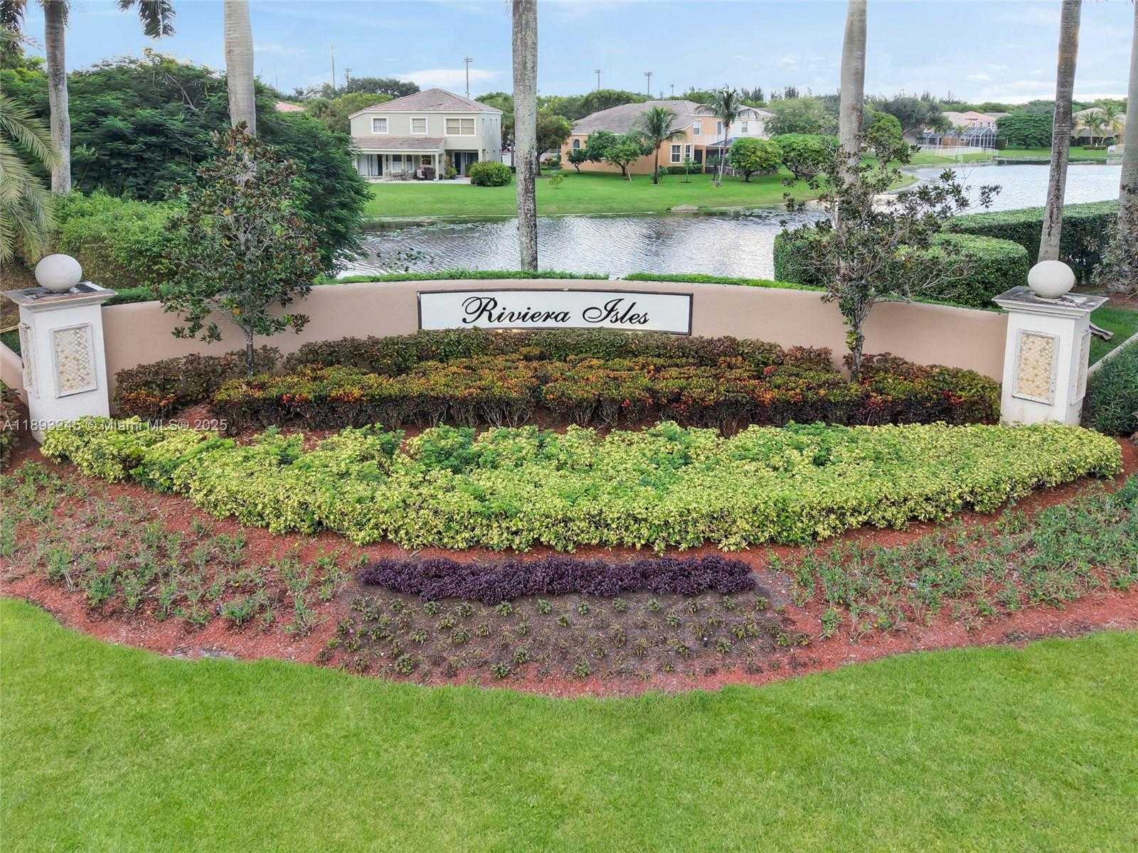 Small Image of 15803 SOUTH WEST 48TH PL, Miramar Number 41
