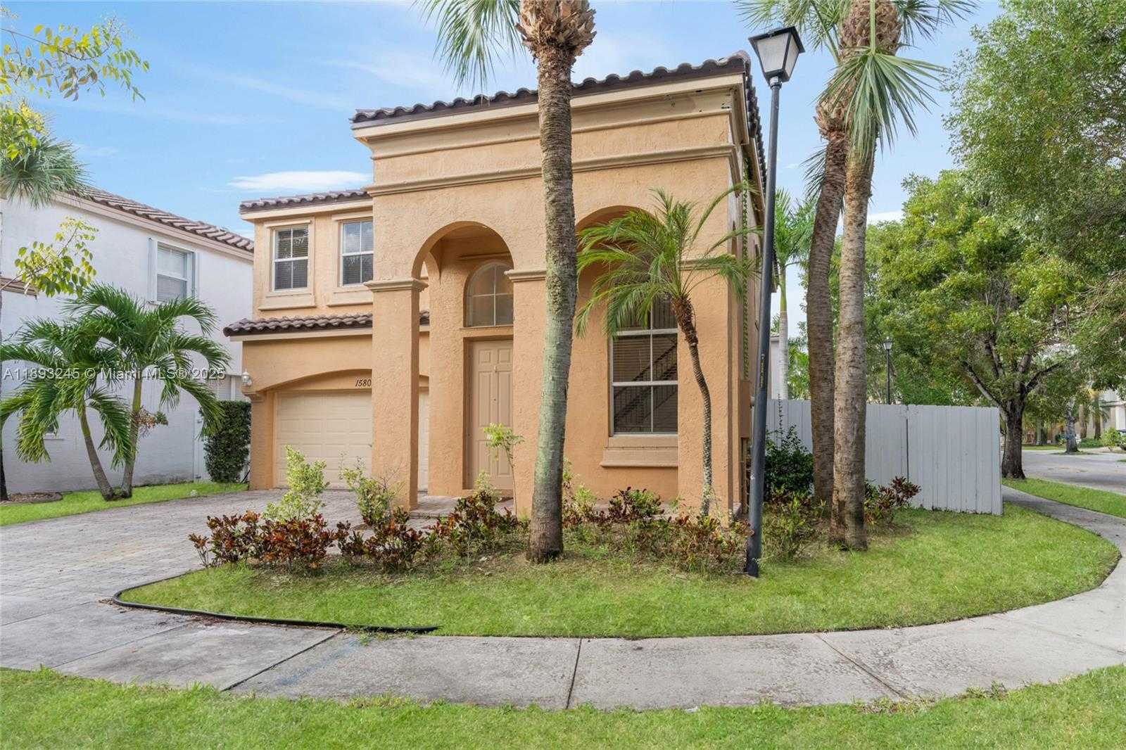 Small Image of 15803 SOUTH WEST 48TH PL, Miramar Number 5