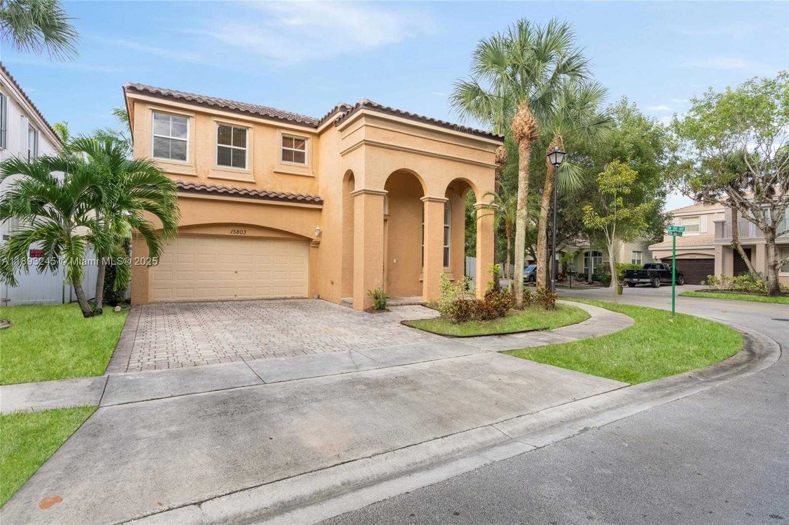 Small Image of 15803 SOUTH WEST 48TH PL, Miramar Number 6
