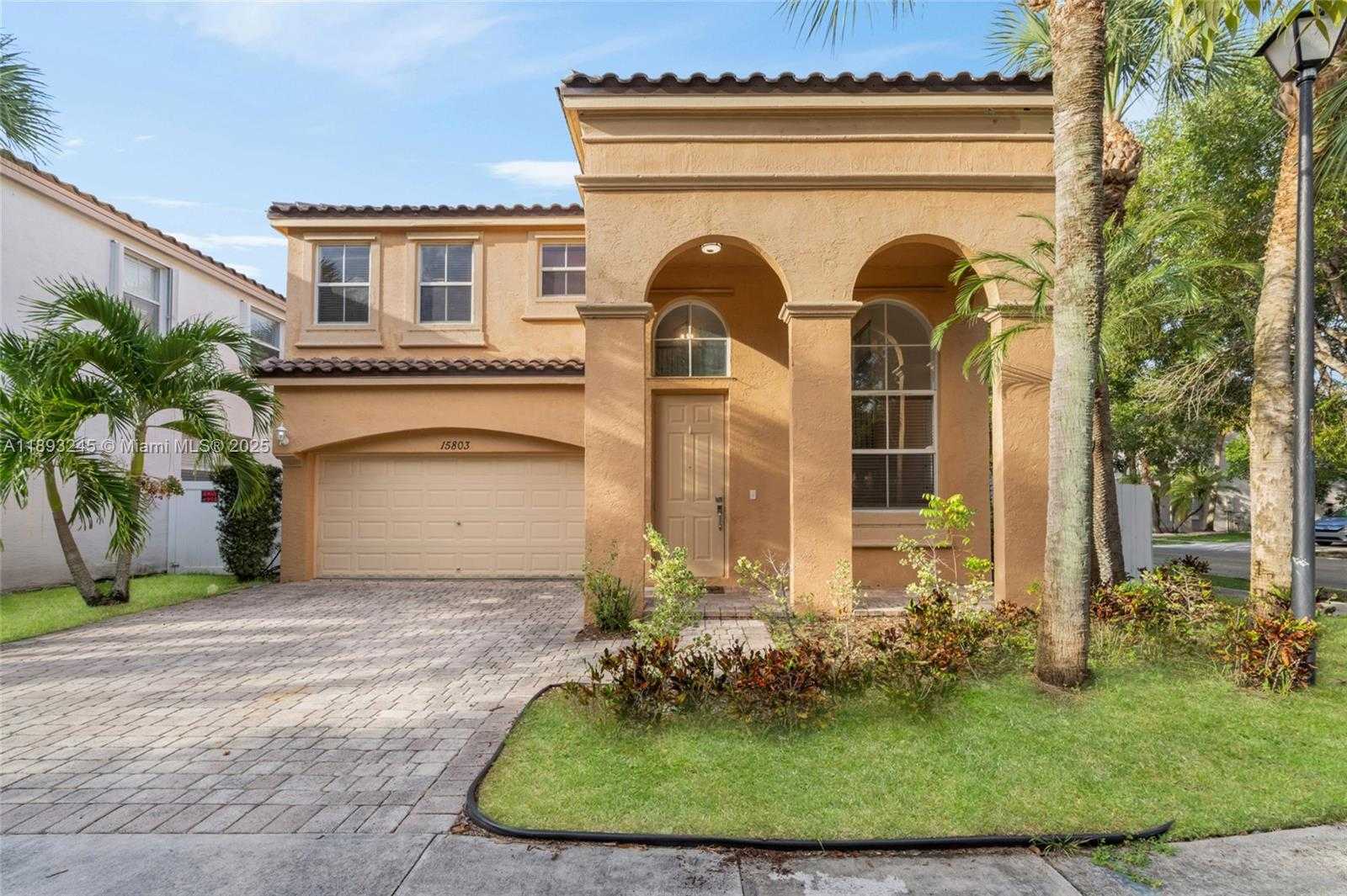 Small Image of 15803 SOUTH WEST 48TH PL, Miramar Number 7