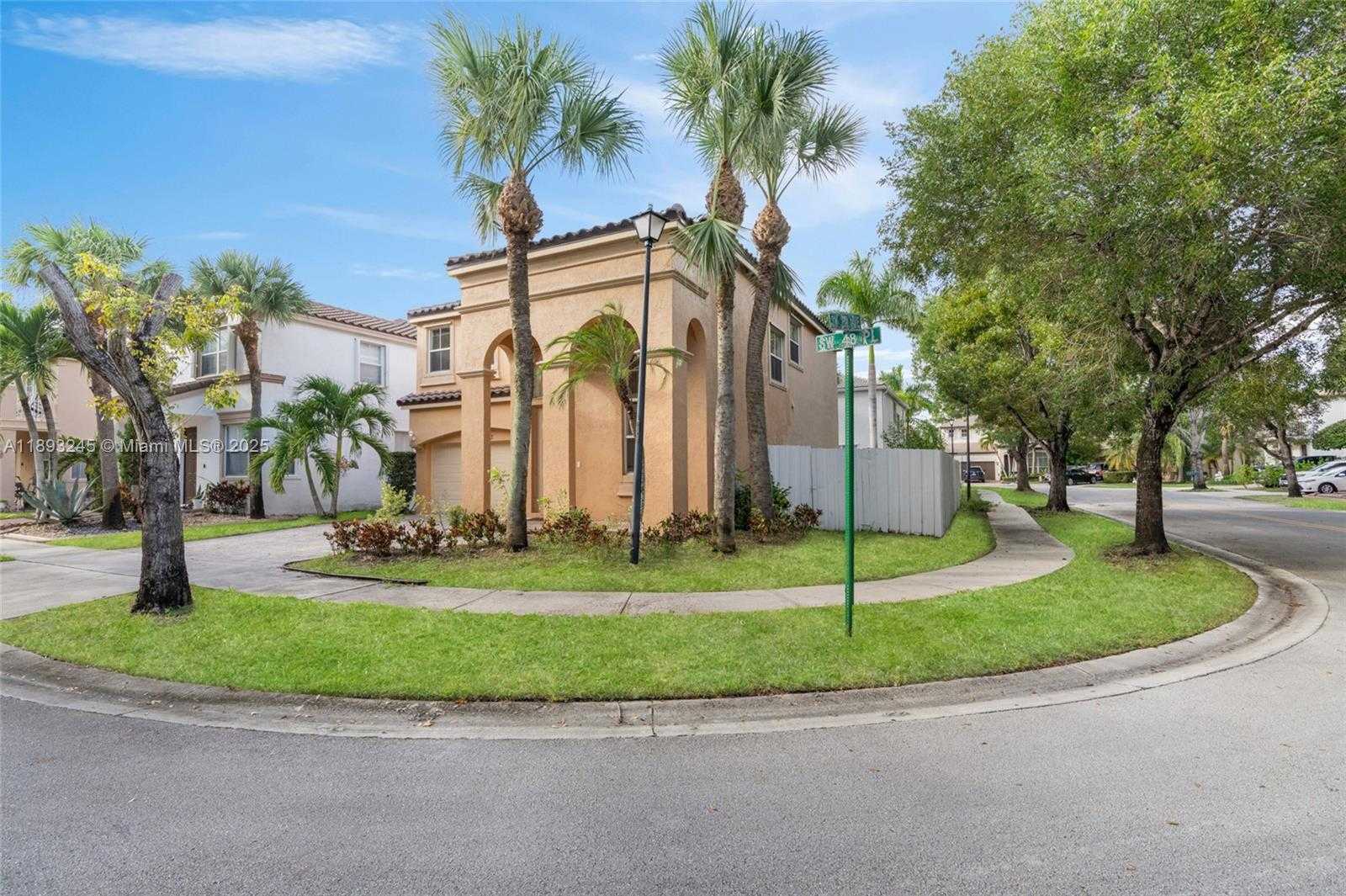 Small Image of 15803 SOUTH WEST 48TH PL, Miramar Number 9