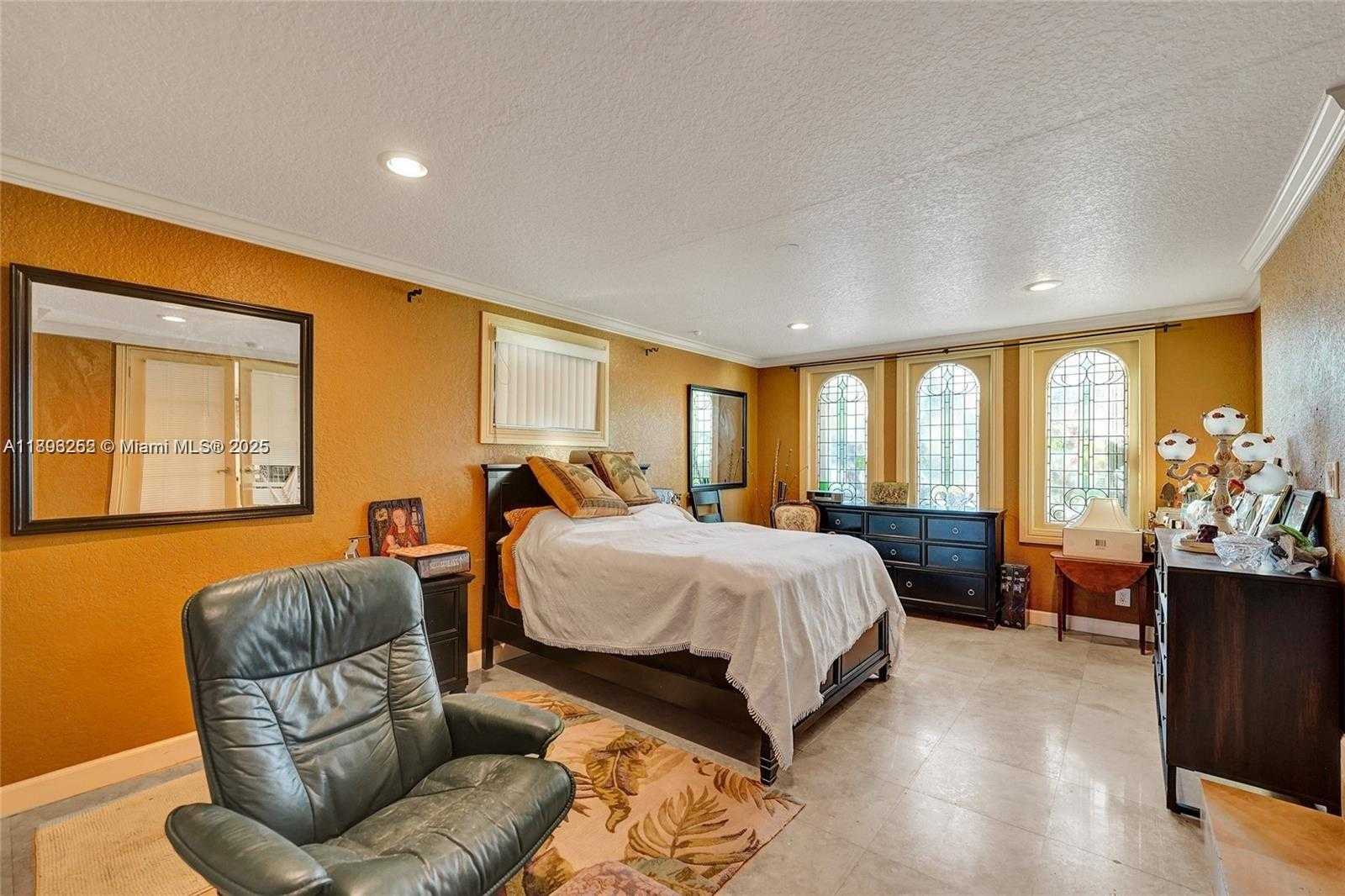 Small Image of 1511 GARFIELD ST, Hollywood Number 11