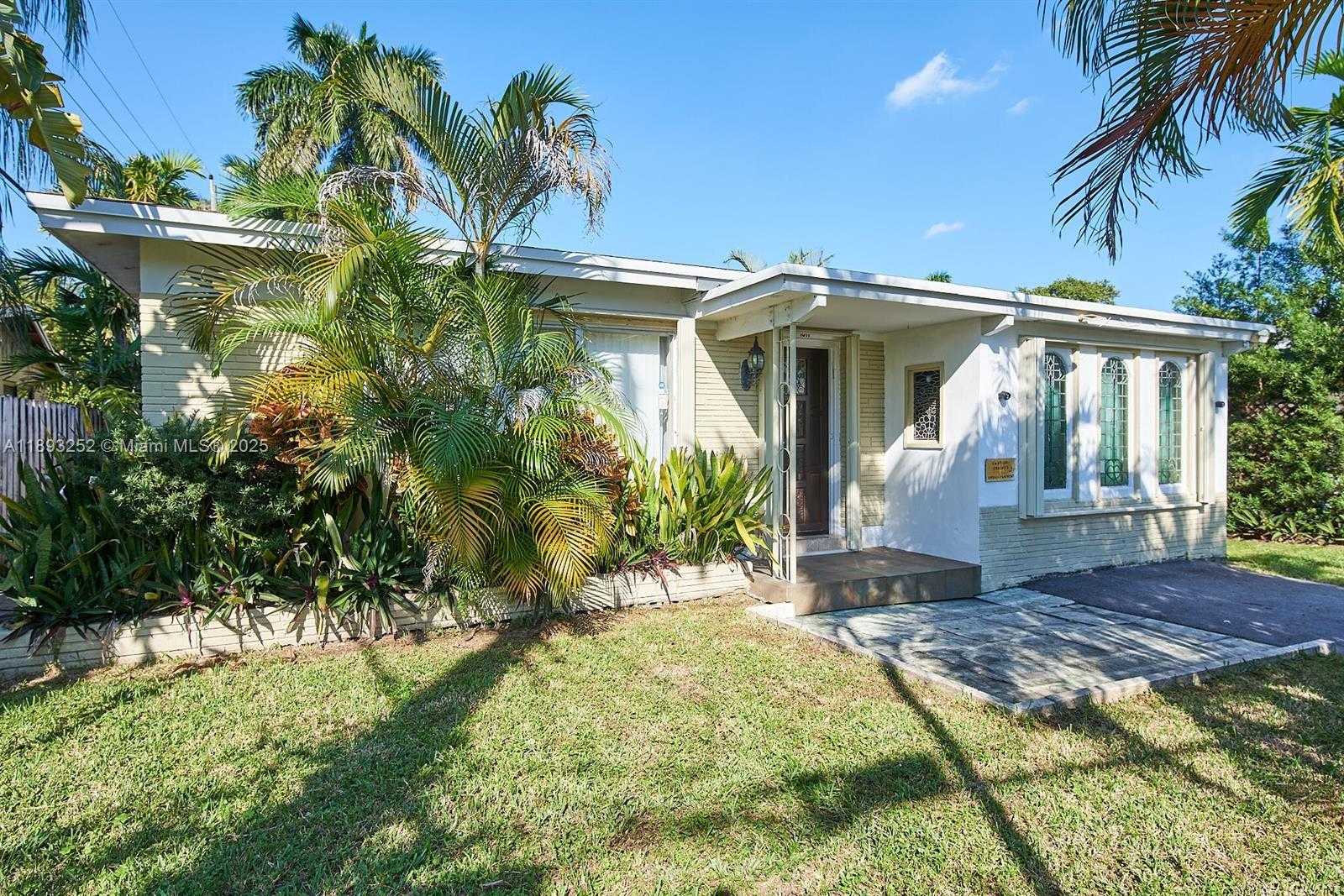 Small Image of 1511 GARFIELD ST, Hollywood Number 2