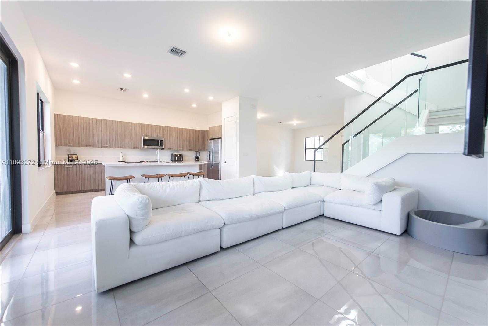 Small Image of 4426 SOUTH WEST 173RD AVE, Miramar Number 5