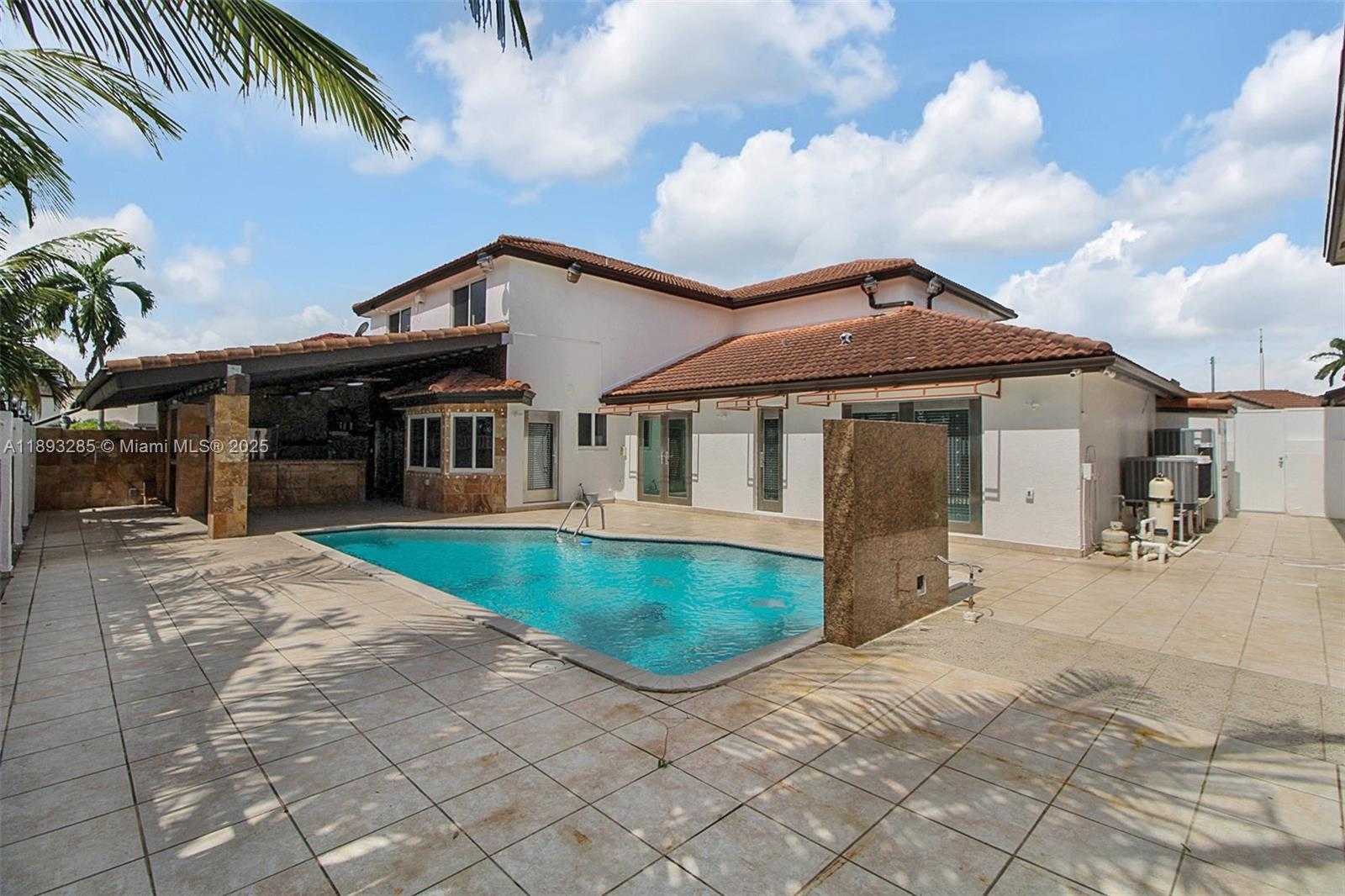 Small Image of 8416 NORTH WEST 201ST ST, Hialeah Number 10