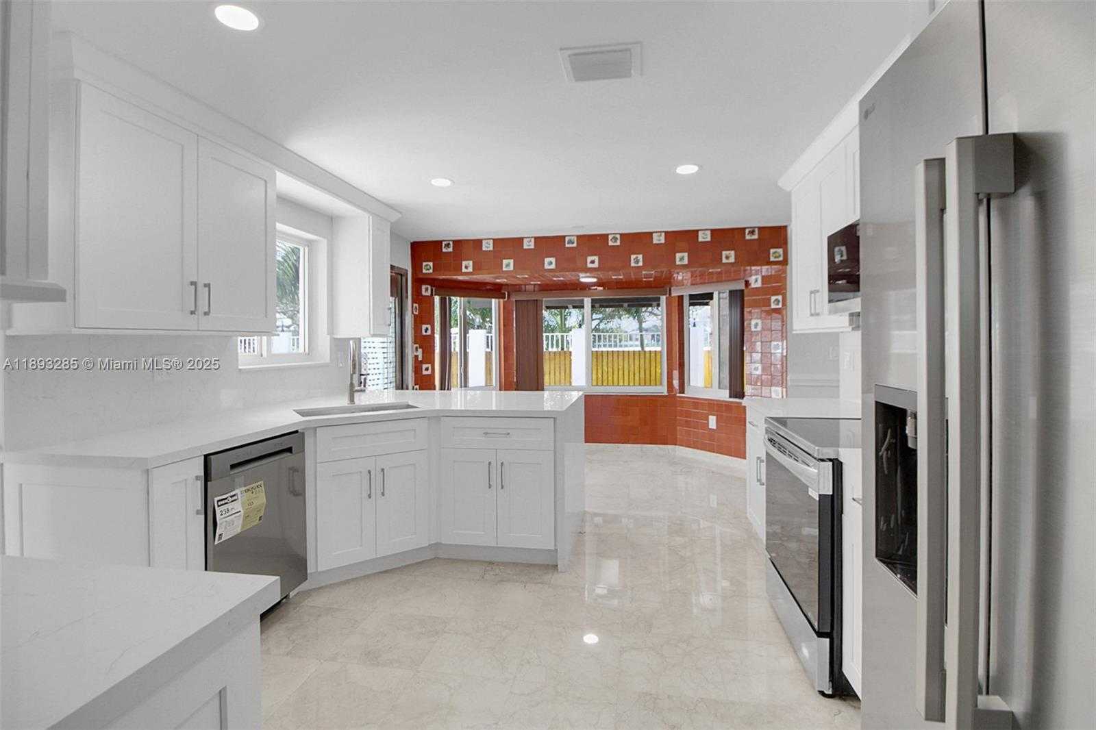 Small Image of 8416 NORTH WEST 201ST ST, Hialeah Number 11