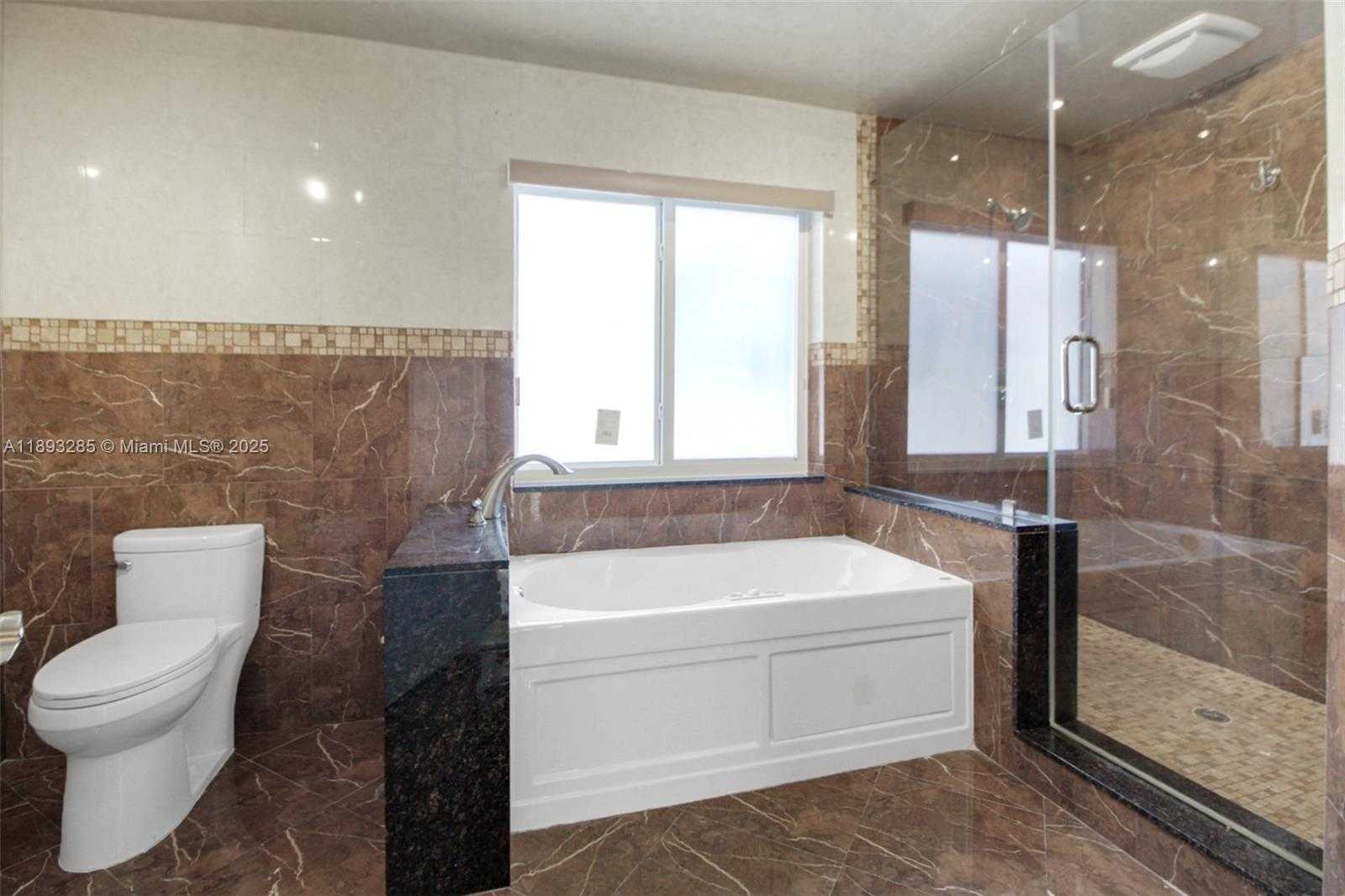 Small Image of 8416 NORTH WEST 201ST ST, Hialeah Number 21