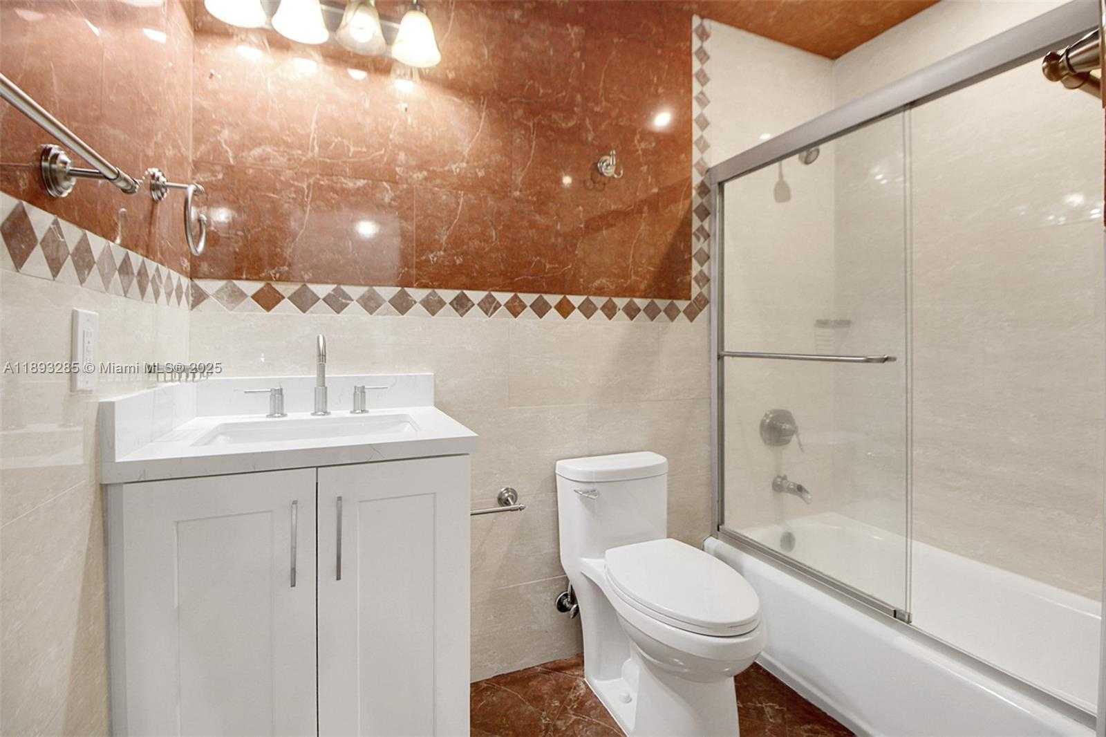 Small Image of 8416 NORTH WEST 201ST ST, Hialeah Number 26