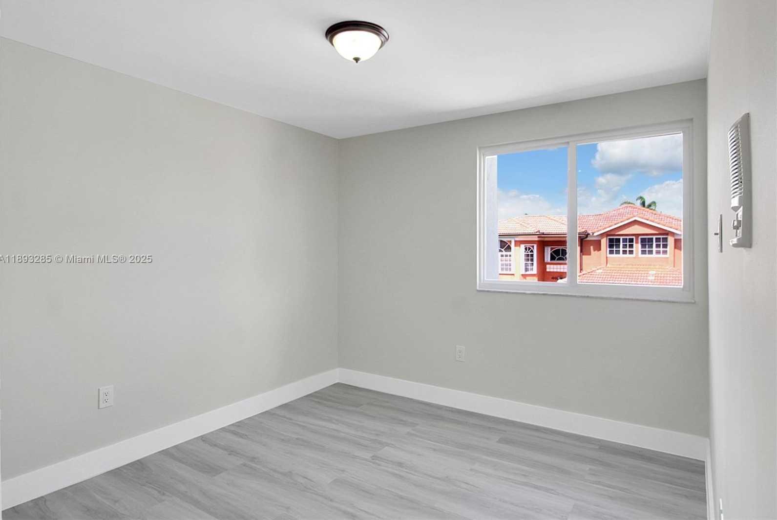 Small Image of 8416 NORTH WEST 201ST ST, Hialeah Number 28