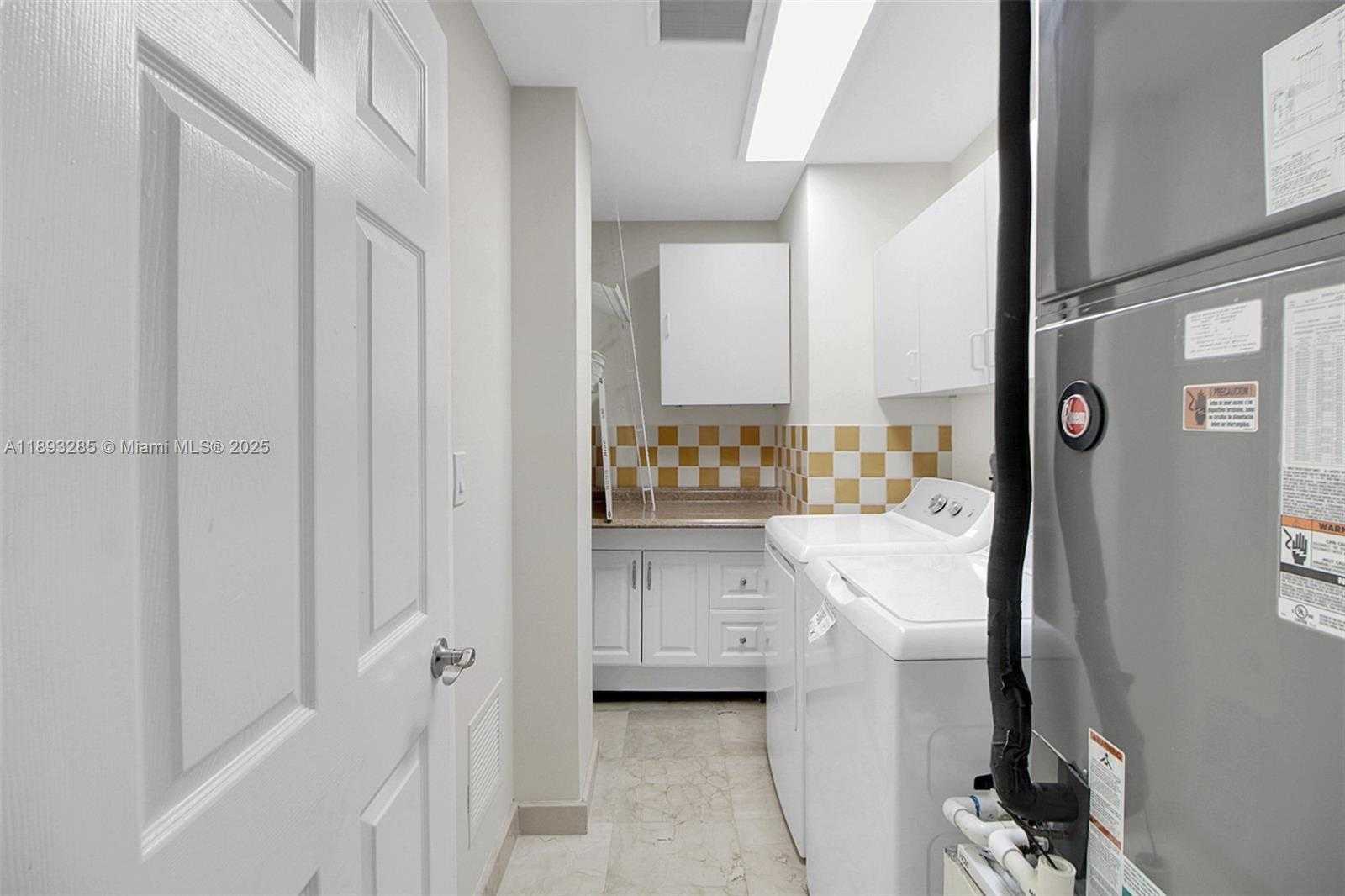 Small Image of 8416 NORTH WEST 201ST ST, Hialeah Number 31