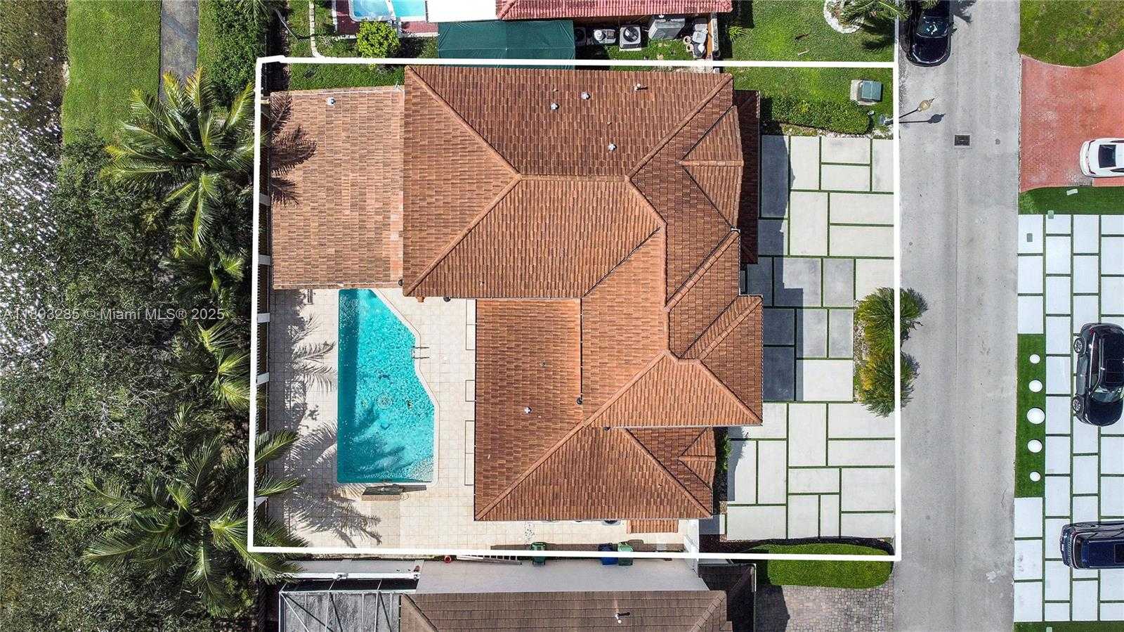 Small Image of 8416 NORTH WEST 201ST ST, Hialeah Number 32