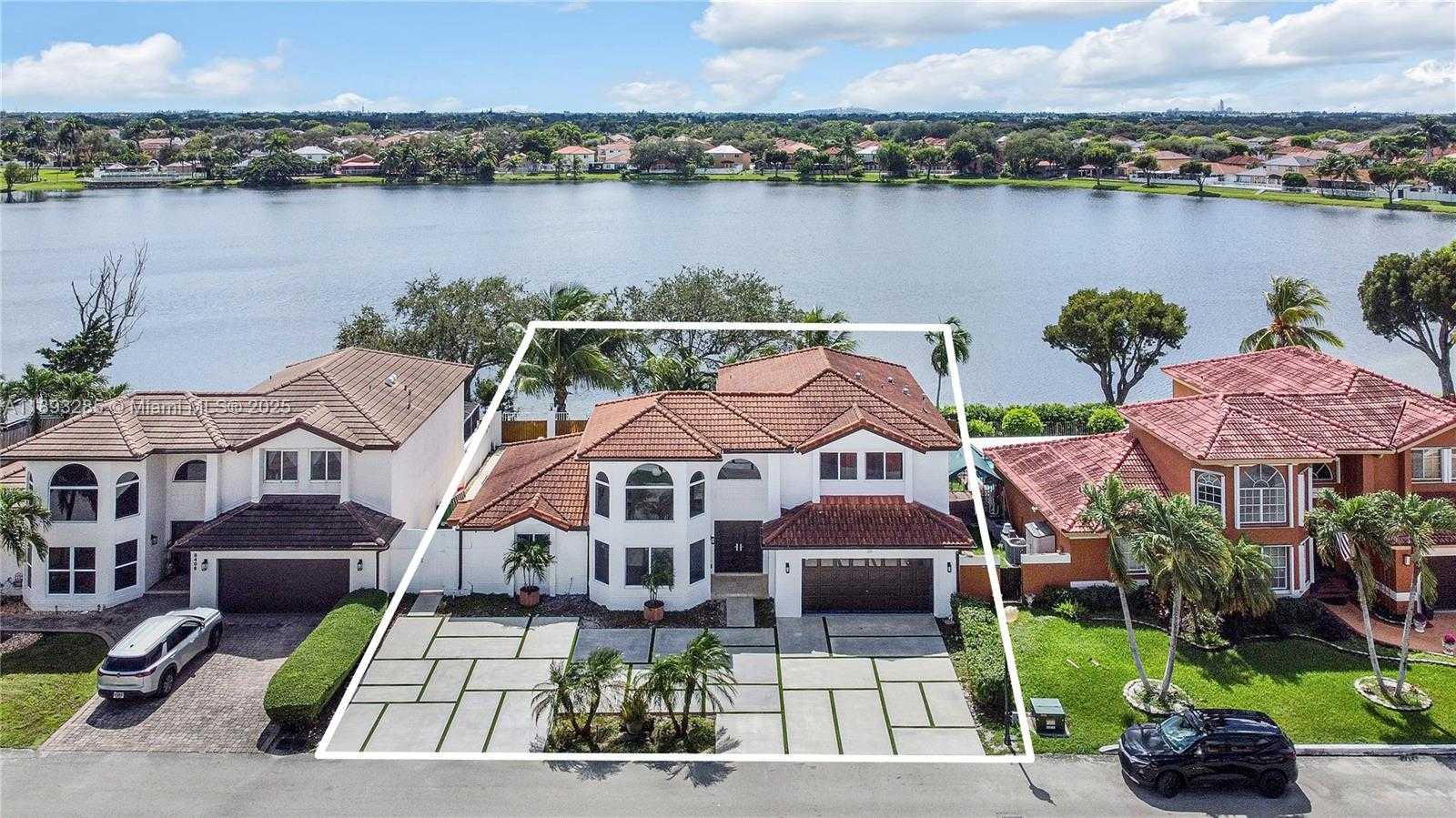 Small Image of 8416 NORTH WEST 201ST ST, Hialeah Number 33