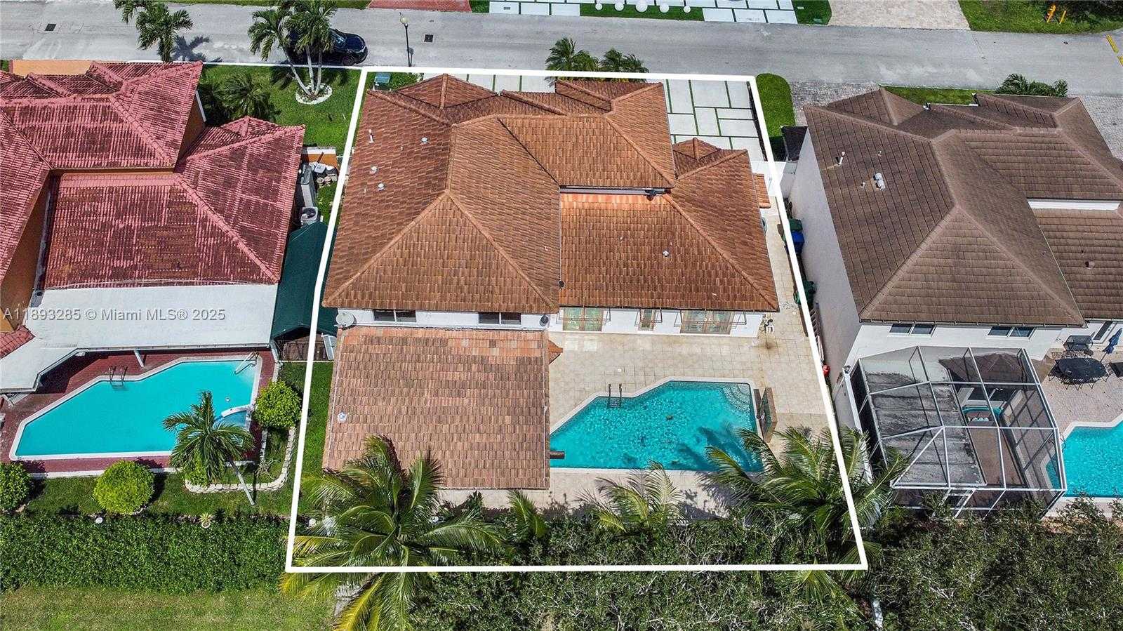 Small Image of 8416 NORTH WEST 201ST ST, Hialeah Number 34