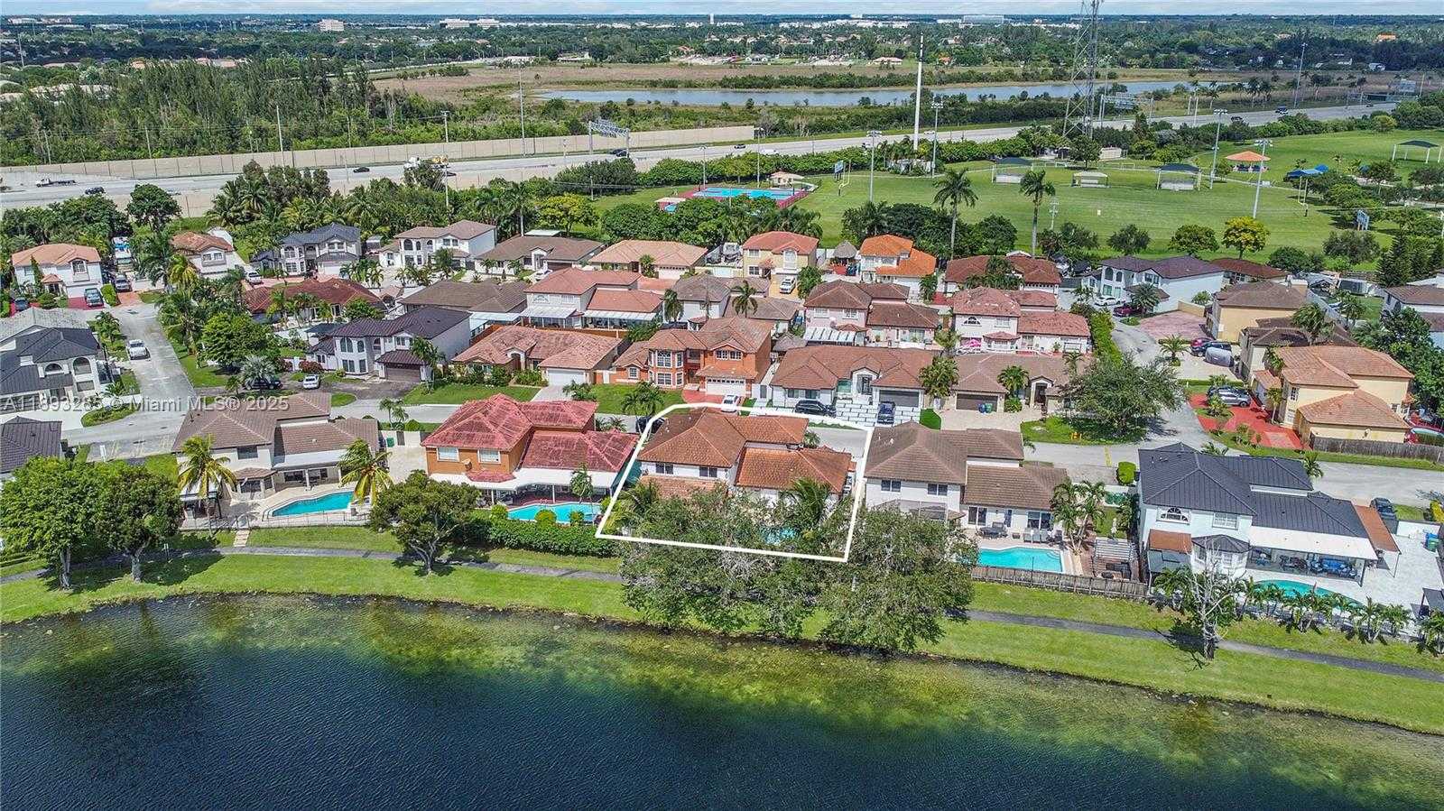Small Image of 8416 NORTH WEST 201ST ST, Hialeah Number 35