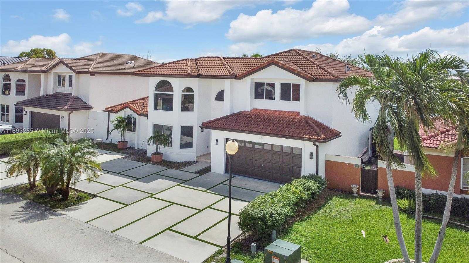 Small Image of 8416 NORTH WEST 201ST ST, Hialeah Number 39