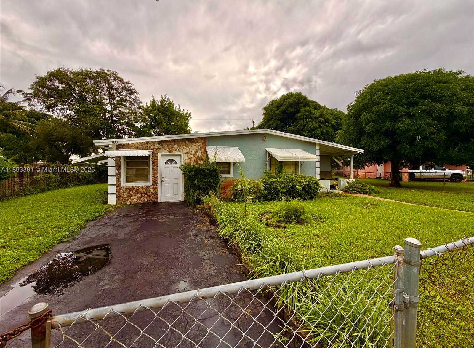 Small Image of 3411 NORTH WEST 5TH CT, Lauderhill Number 2