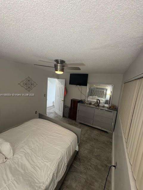 Small Image of 12510 WEST GOLF DR, Miami Number 10