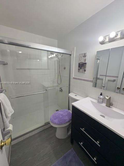 Small Image of 12510 WEST GOLF DR, Miami Number 11