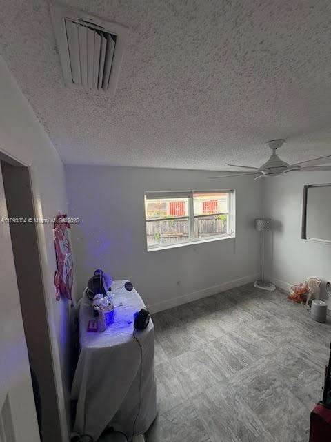 Small Image of 12510 WEST GOLF DR, Miami Number 13
