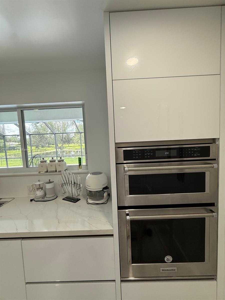 Small Image of 19150 SOUTH SAINT ANDREWS DR, Hialeah Number 31