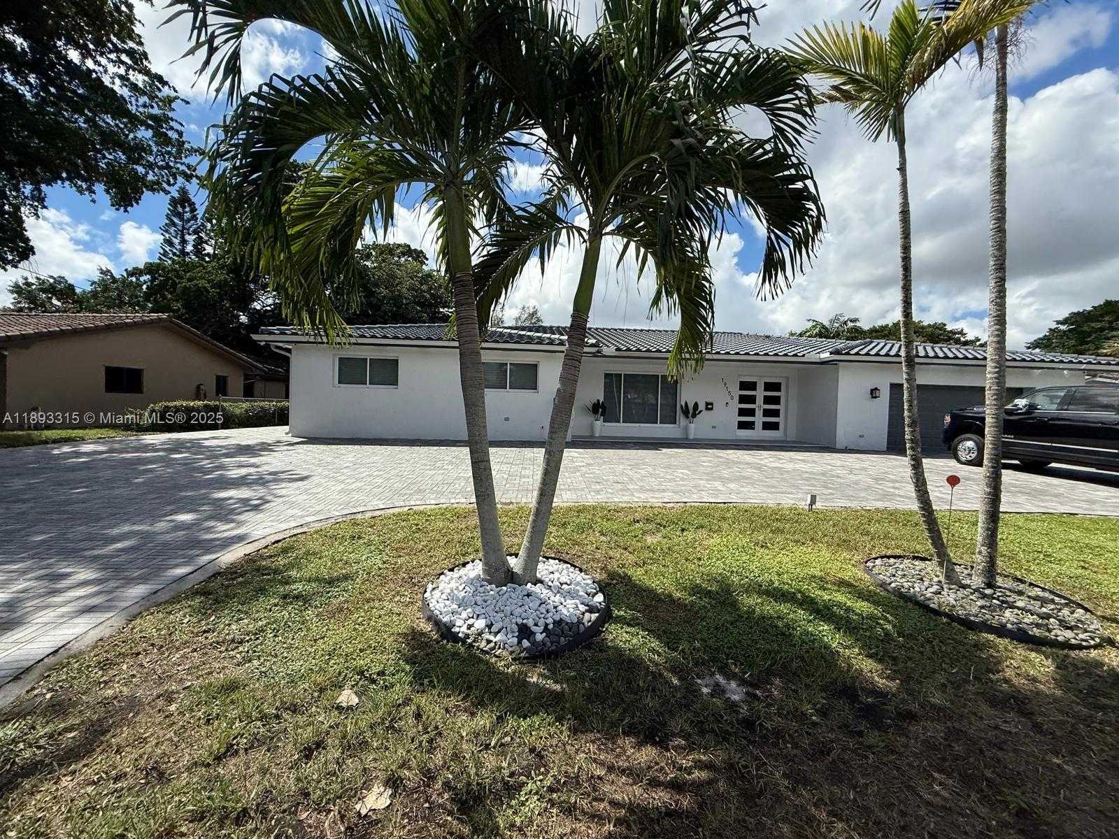 Small Image of 19150 SOUTH SAINT ANDREWS DR, Hialeah Number 4