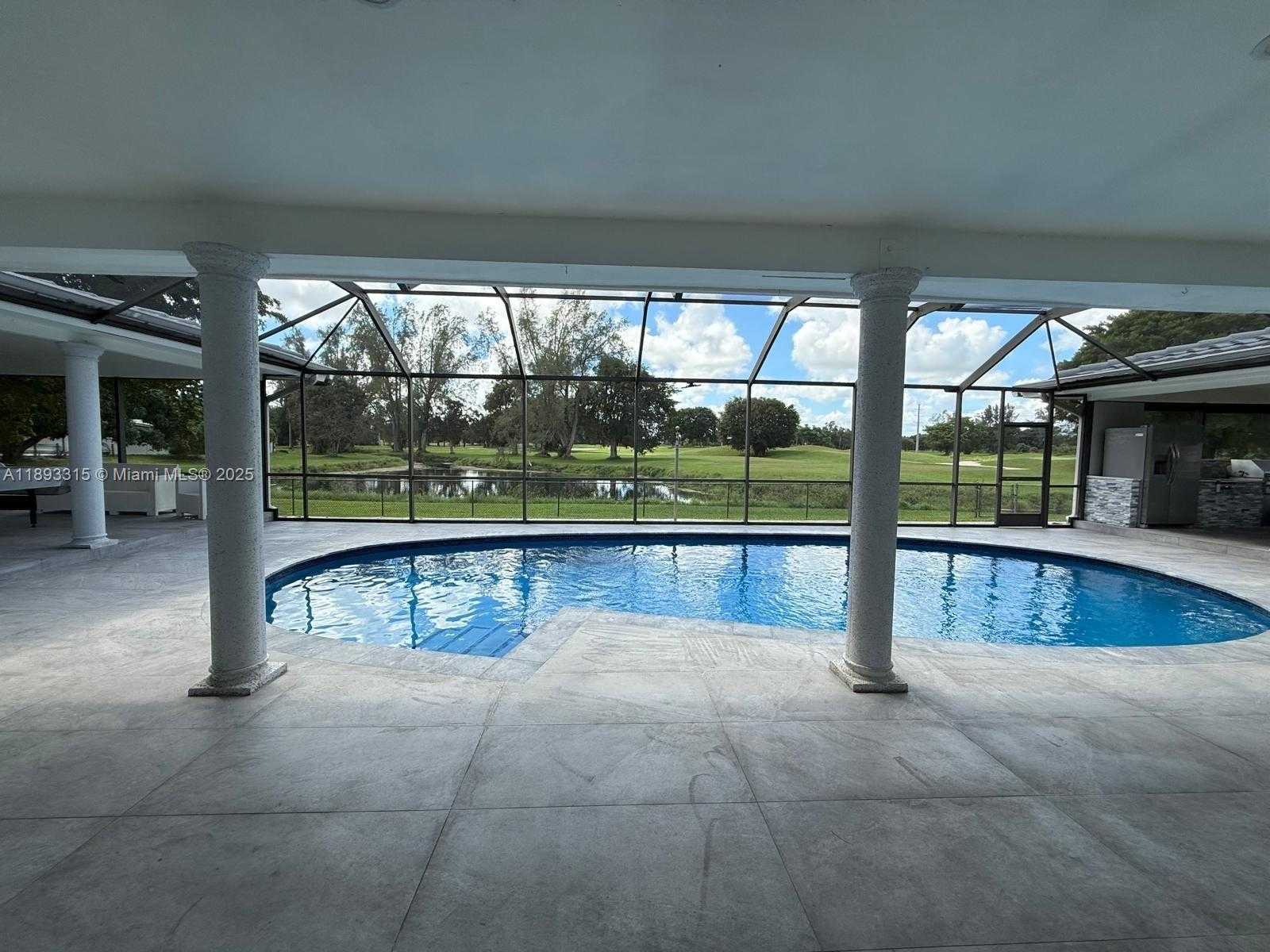 Small Image of 19150 SOUTH SAINT ANDREWS DR, Hialeah Number 56