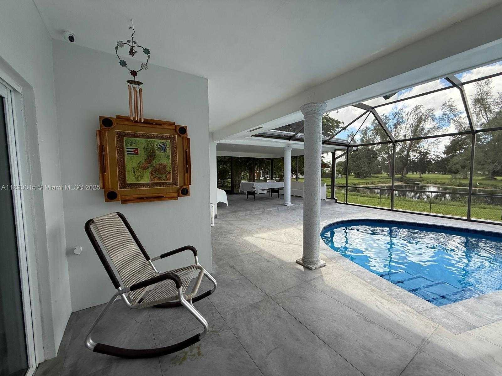 Small Image of 19150 SOUTH SAINT ANDREWS DR, Hialeah Number 57