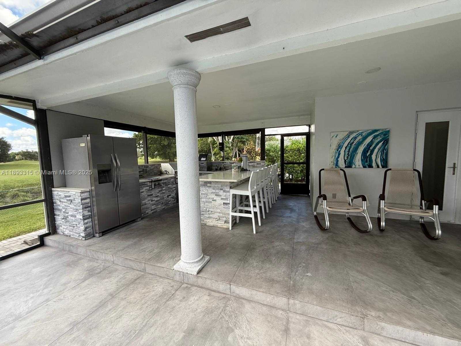 Small Image of 19150 SOUTH SAINT ANDREWS DR, Hialeah Number 62