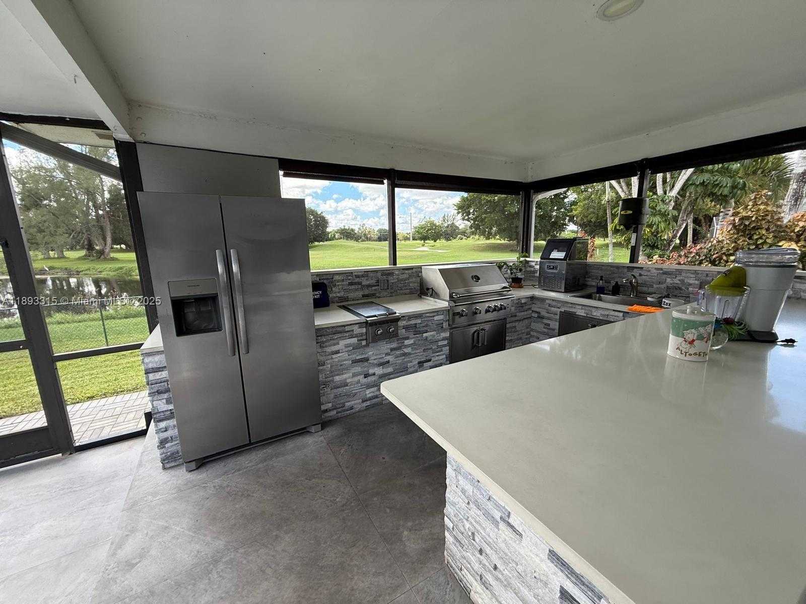 Small Image of 19150 SOUTH SAINT ANDREWS DR, Hialeah Number 64