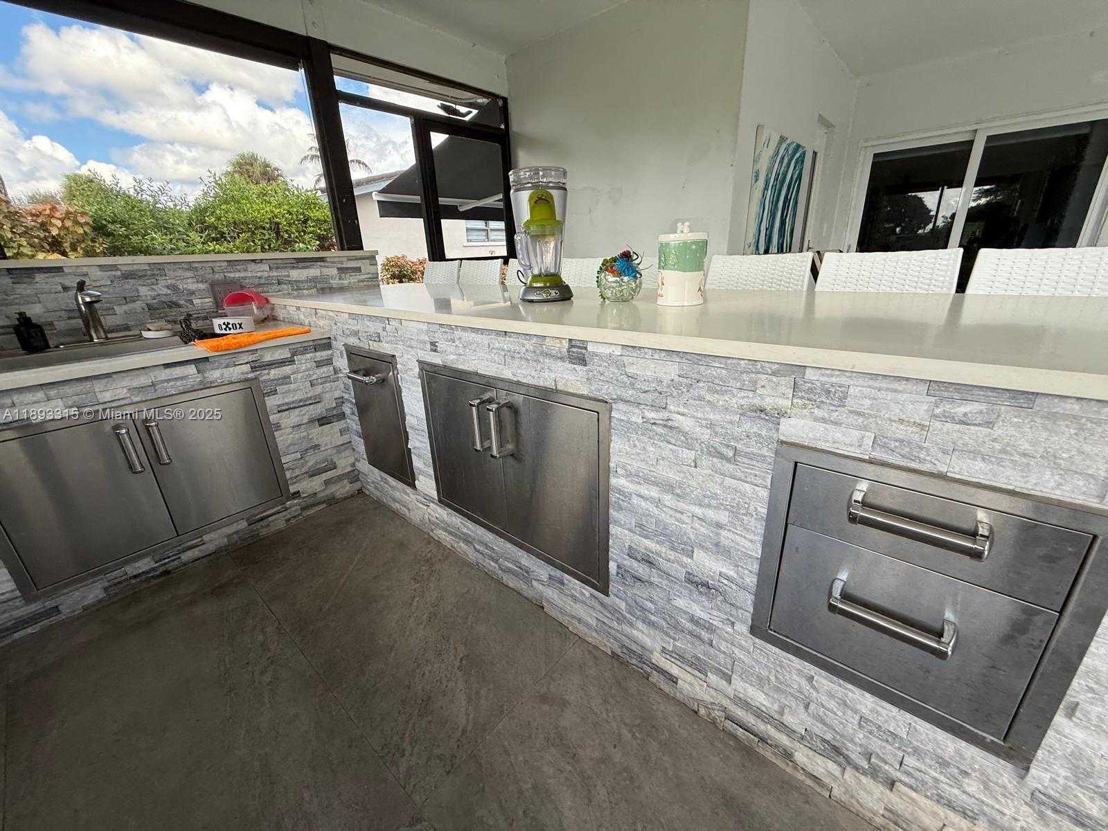 Small Image of 19150 SOUTH SAINT ANDREWS DR, Hialeah Number 66