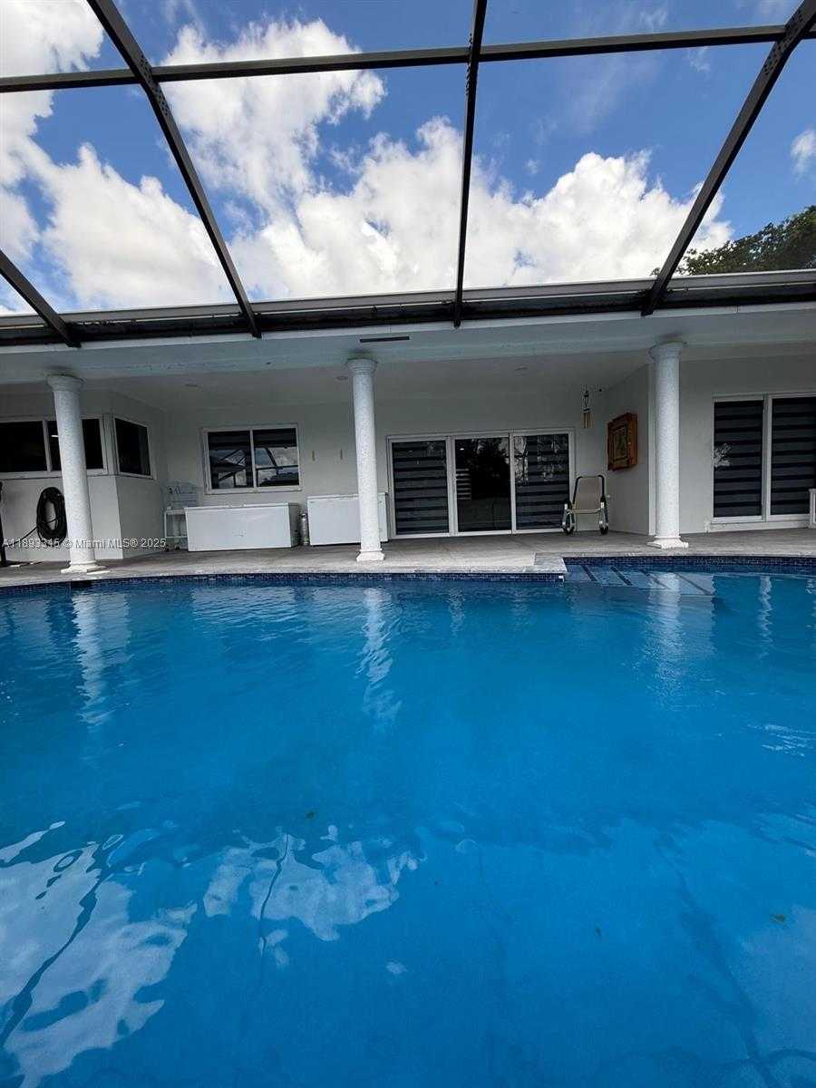 Small Image of 19150 SOUTH SAINT ANDREWS DR, Hialeah Number 73