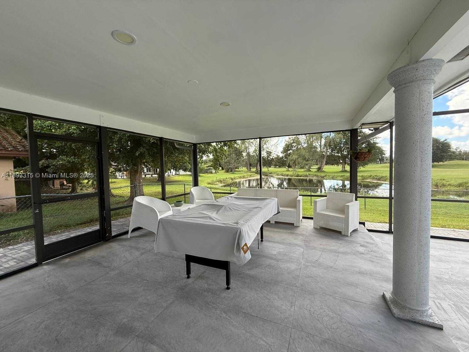 Small Image of 19150 SOUTH SAINT ANDREWS DR, Hialeah Number 76