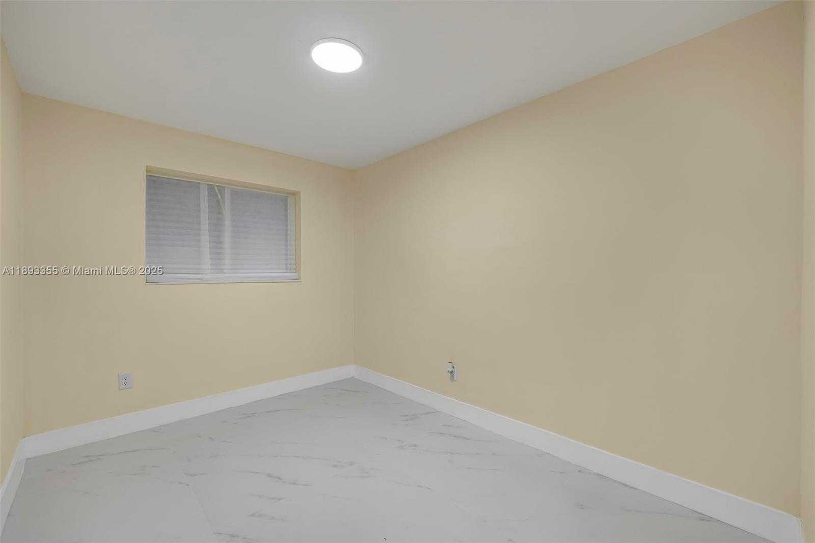 Small Image of 18931 NORTH WEST 44TH AVE, Miami Gardens Number 11