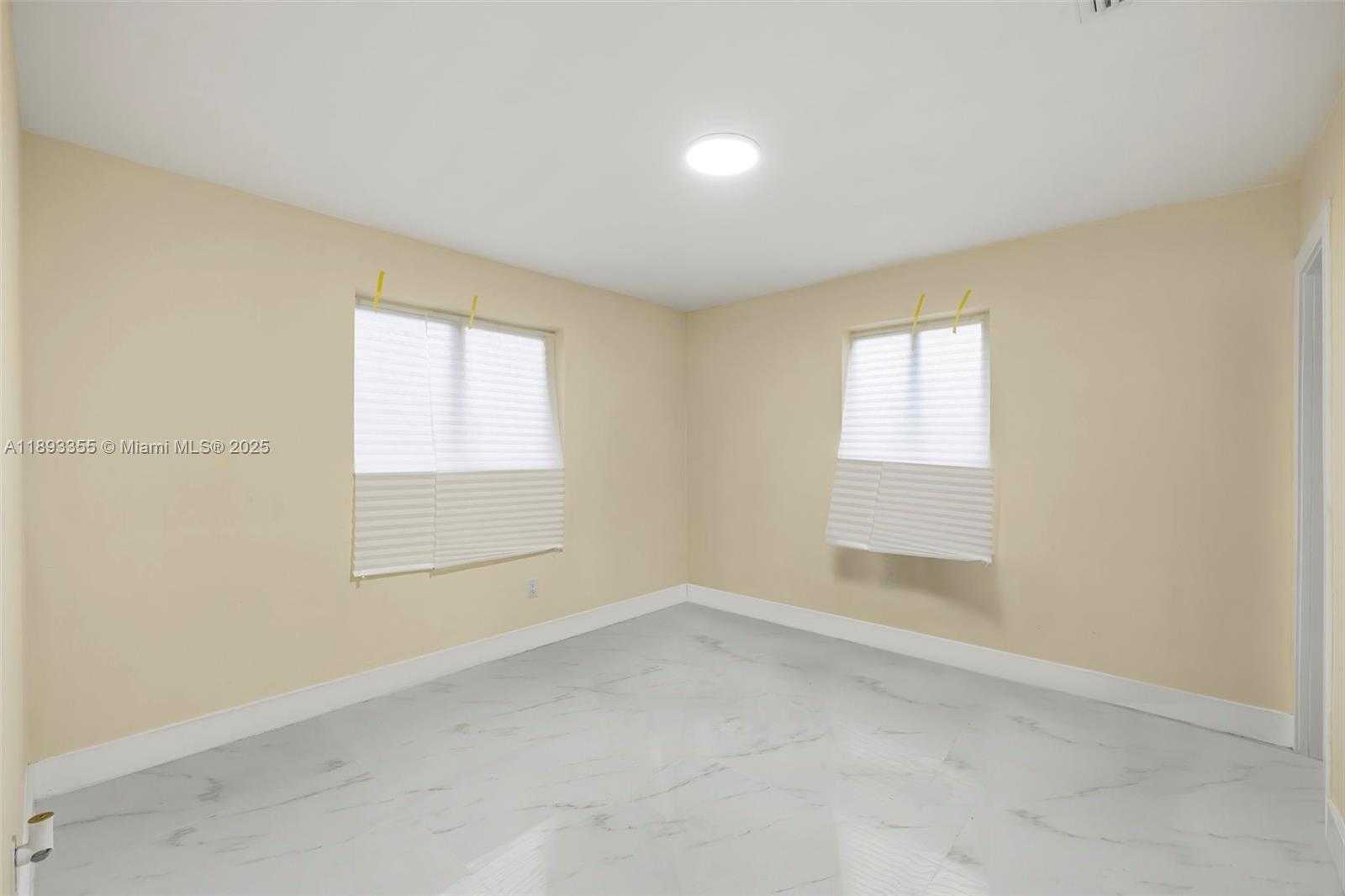 Small Image of 18931 NORTH WEST 44TH AVE, Miami Gardens Number 12