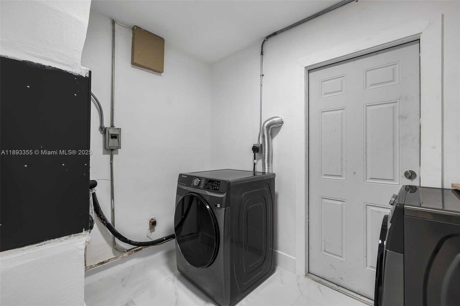 Small Image of 18931 NORTH WEST 44TH AVE, Miami Gardens Number 14