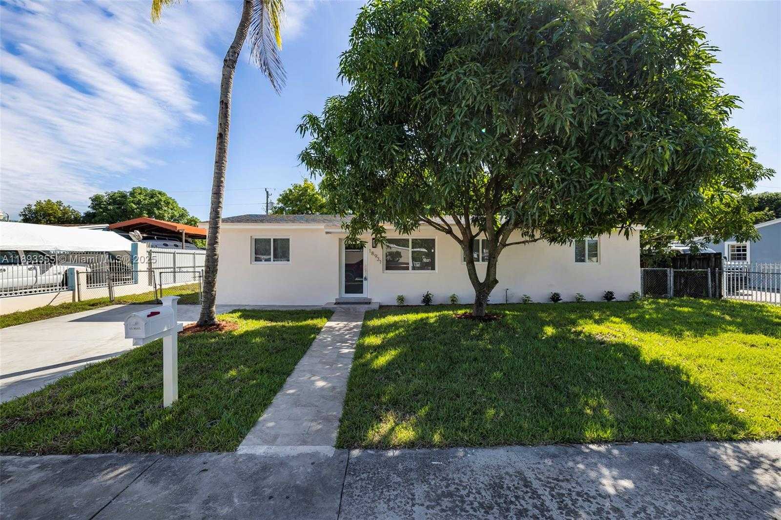Small Image of 18931 NORTH WEST 44TH AVE, Miami Gardens Number 16