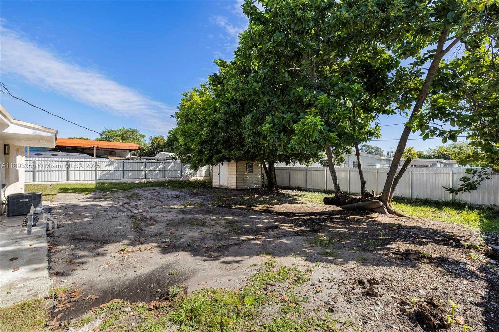 Small Image of 18931 NORTH WEST 44TH AVE, Miami Gardens Number 19
