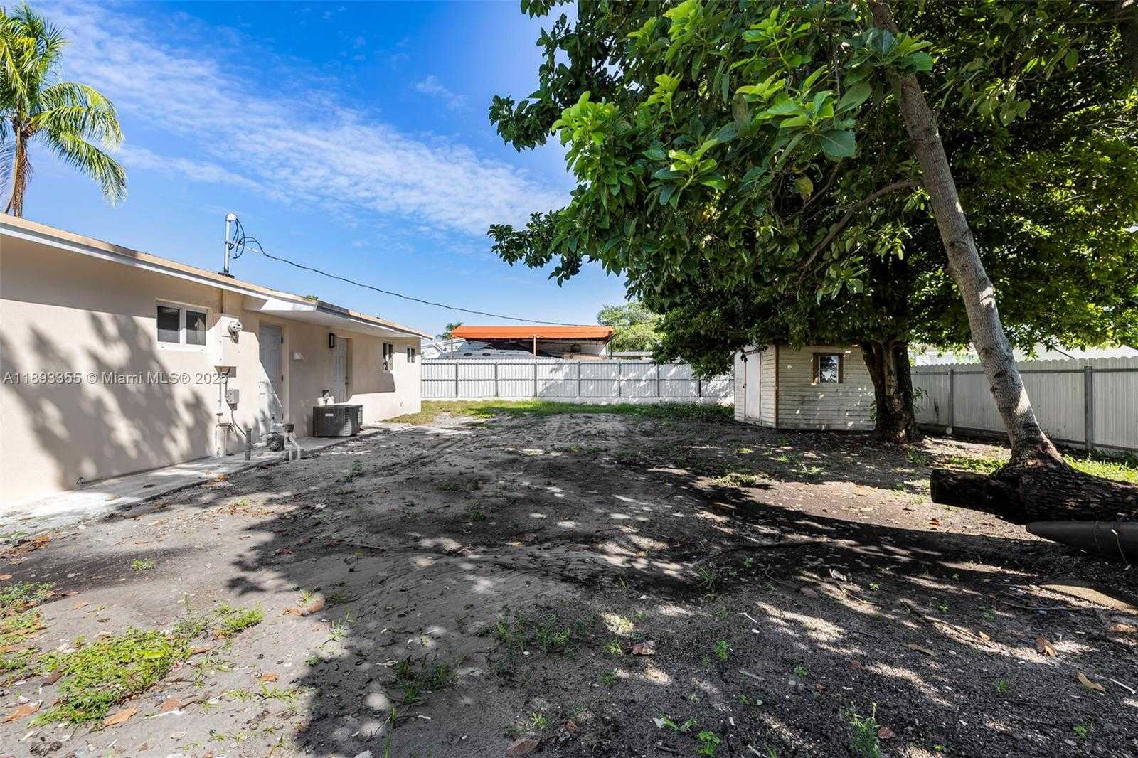 Small Image of 18931 NORTH WEST 44TH AVE, Miami Gardens Number 20