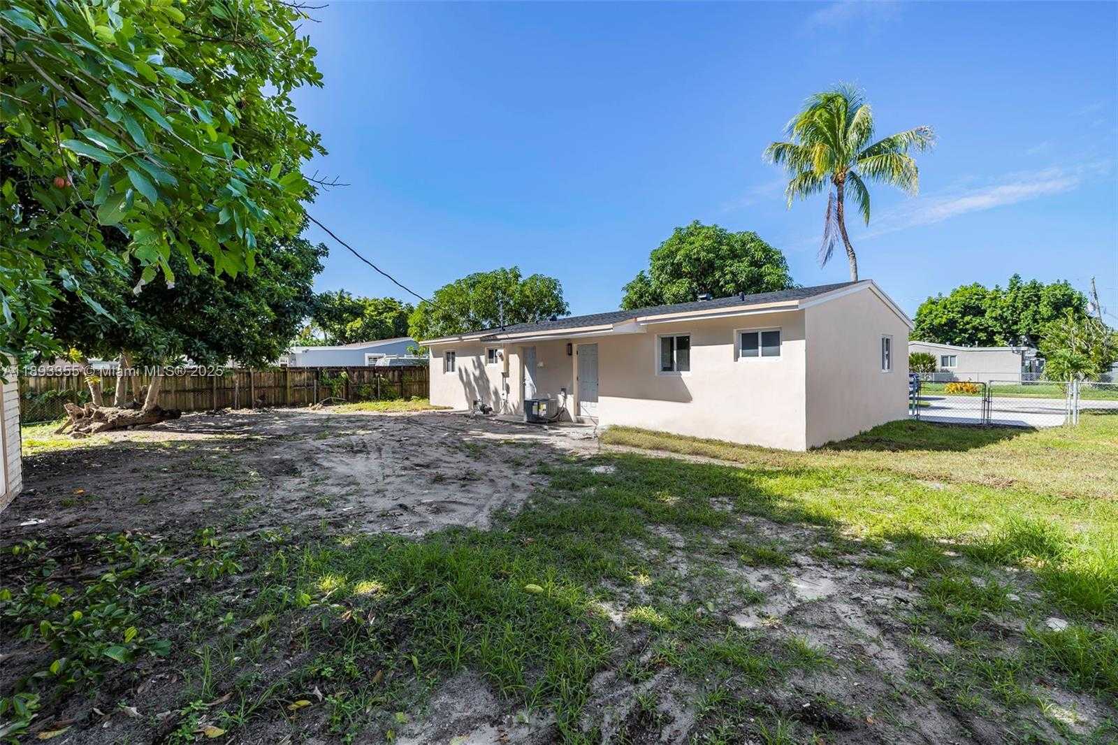 Small Image of 18931 NORTH WEST 44TH AVE, Miami Gardens Number 22