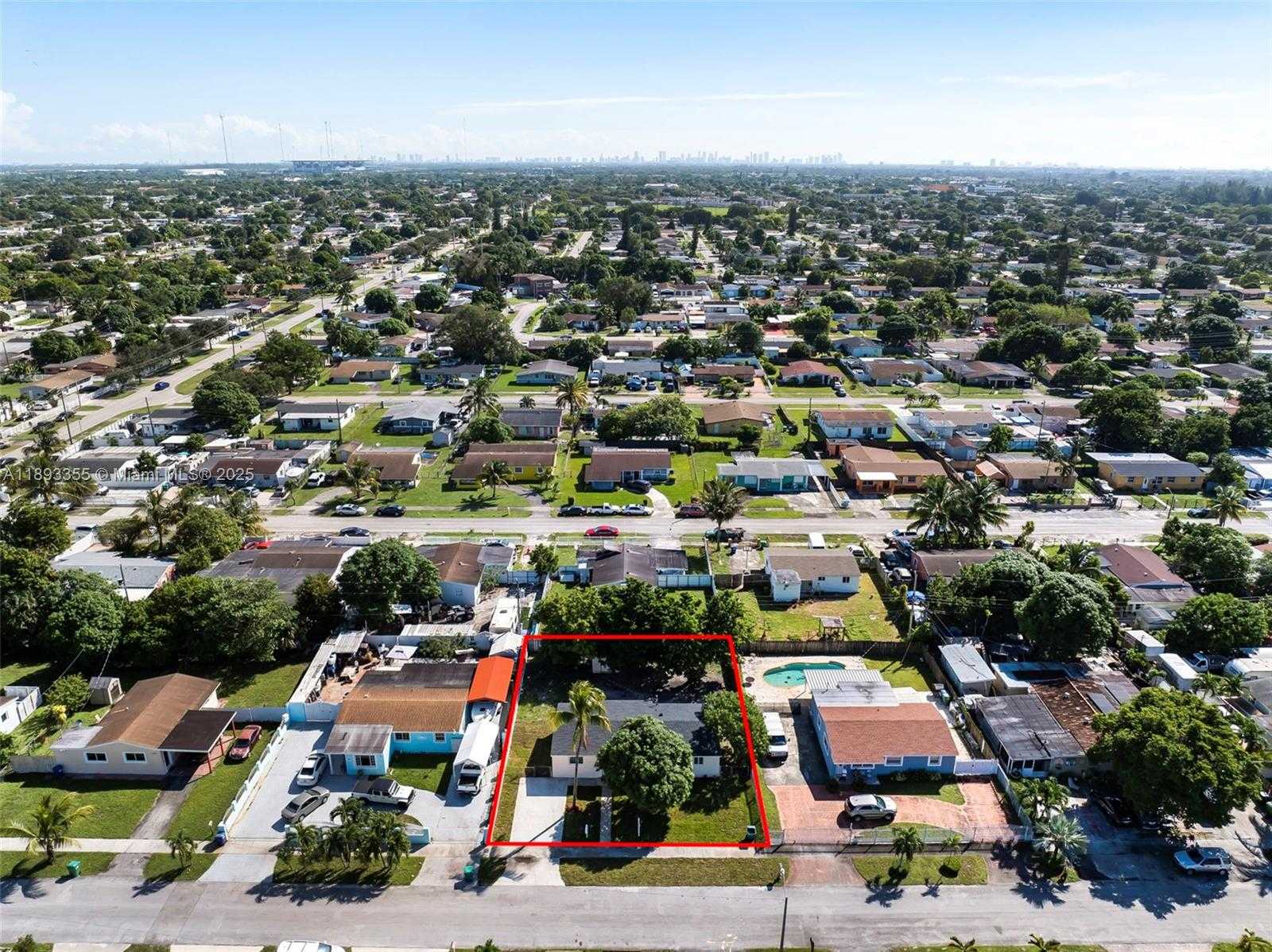 Small Image of 18931 NORTH WEST 44TH AVE, Miami Gardens Number 24