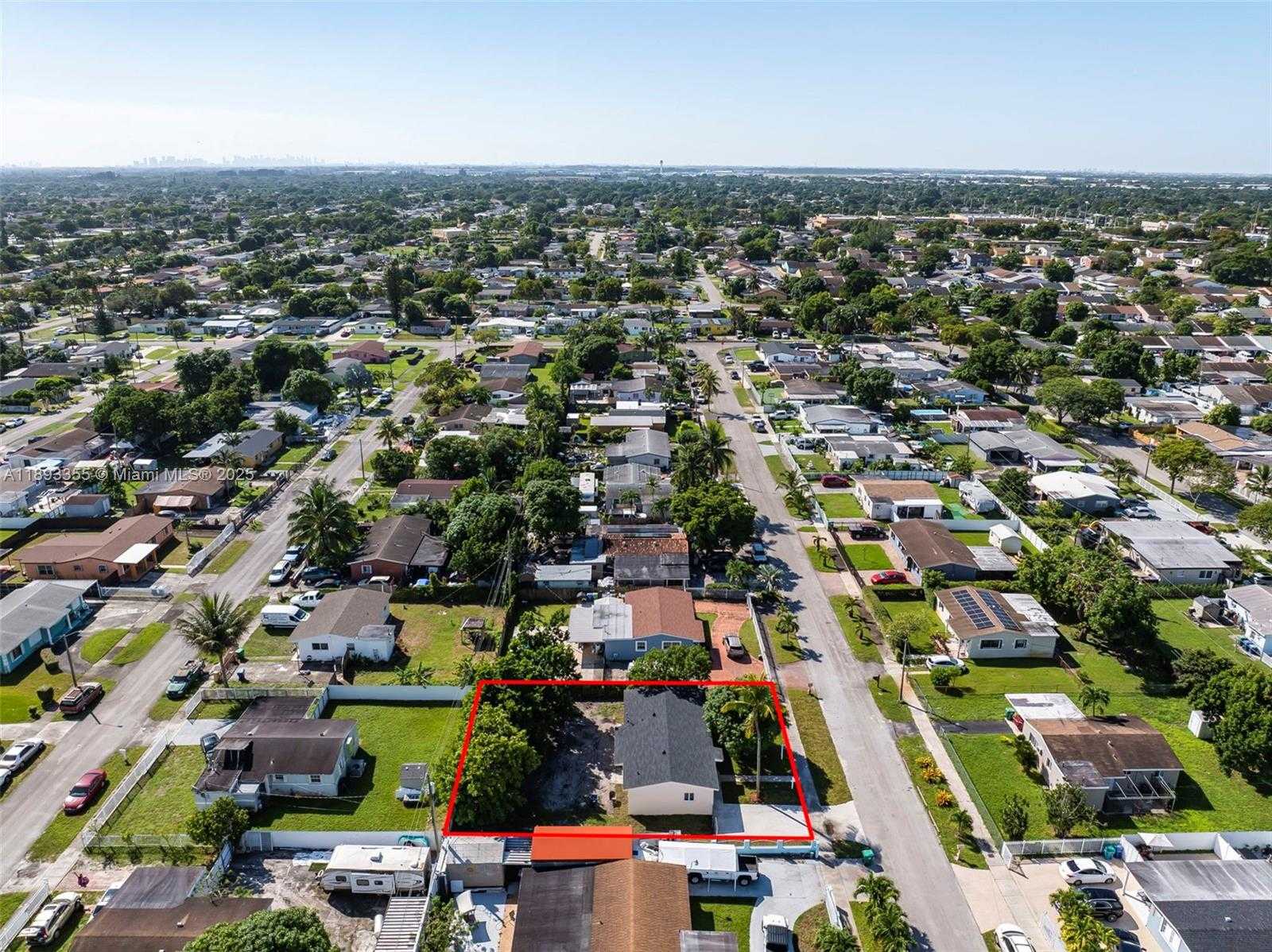 Small Image of 18931 NORTH WEST 44TH AVE, Miami Gardens Number 26