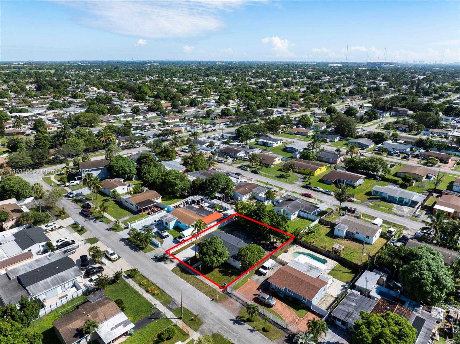 Small Image of 18931 NORTH WEST 44TH AVE, Miami Gardens Number 31