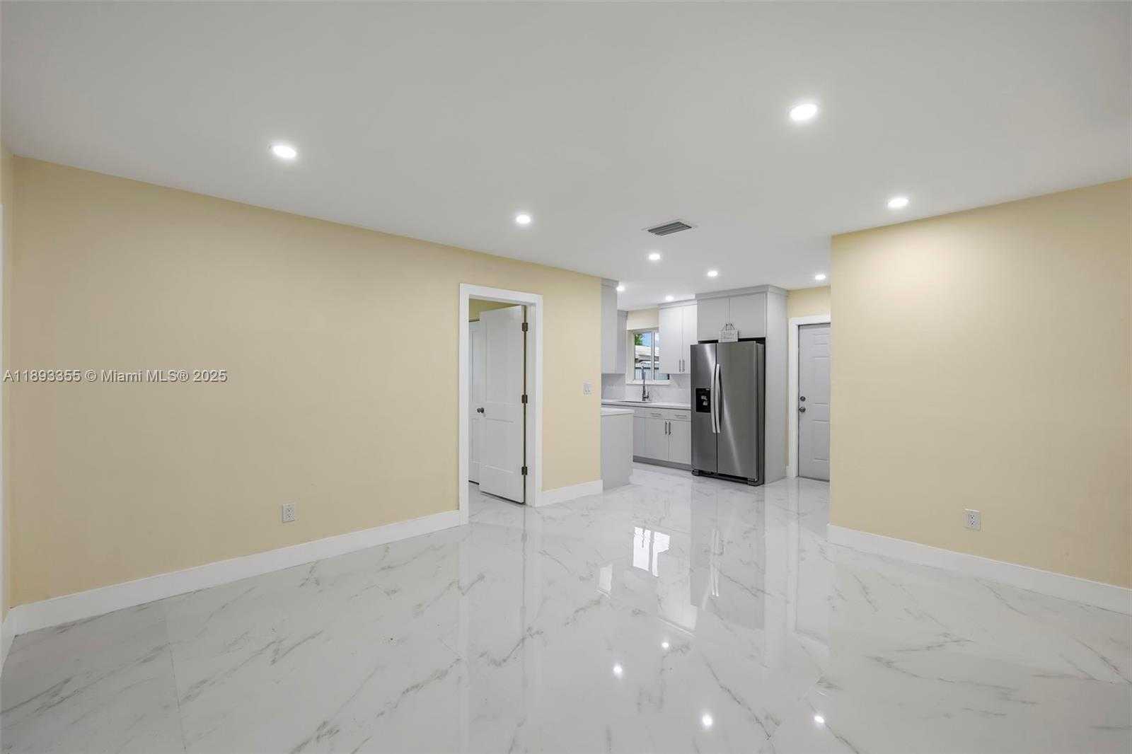 Small Image of 18931 NORTH WEST 44TH AVE, Miami Gardens Number 5