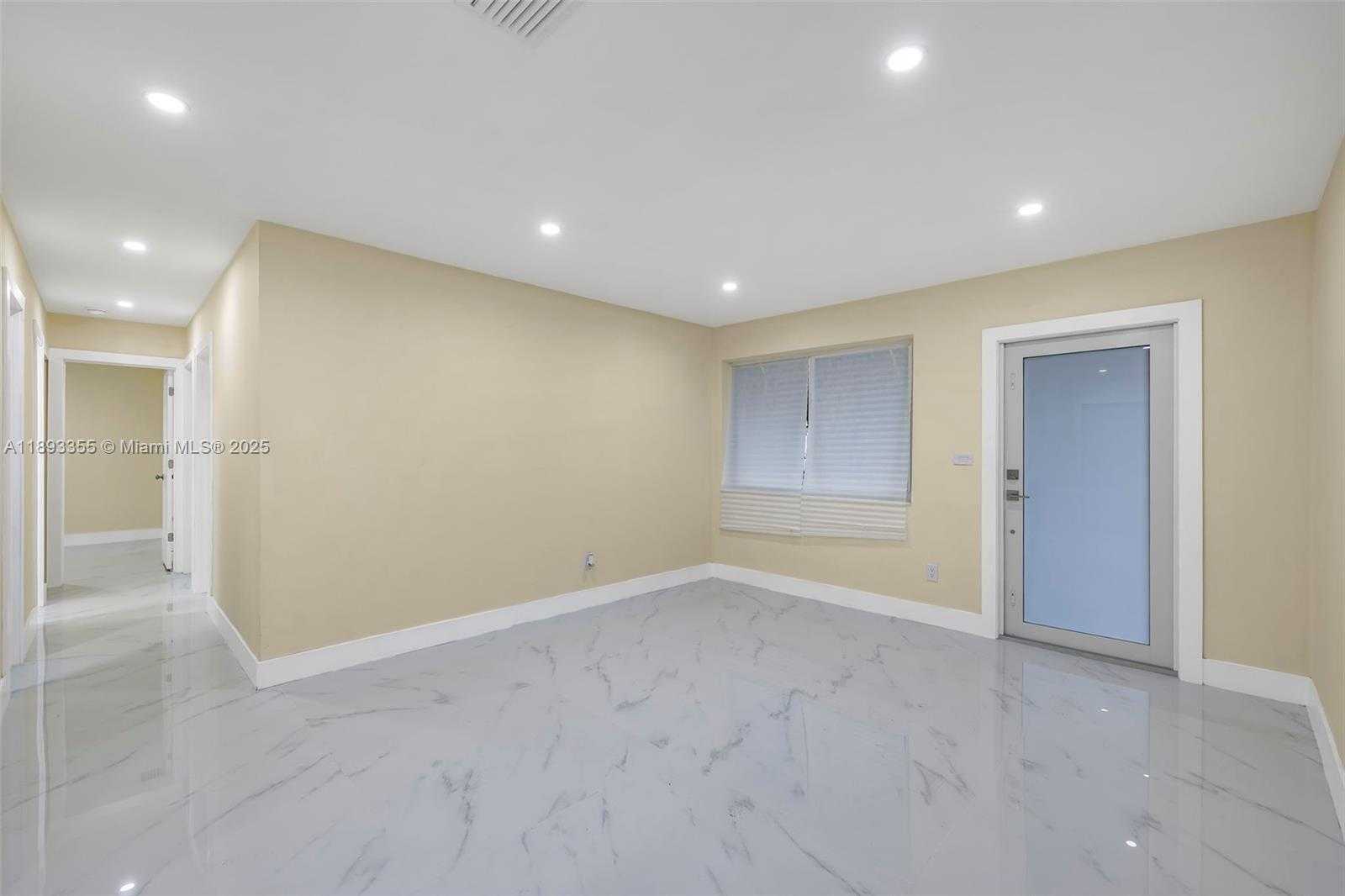 Small Image of 18931 NORTH WEST 44TH AVE, Miami Gardens Number 6