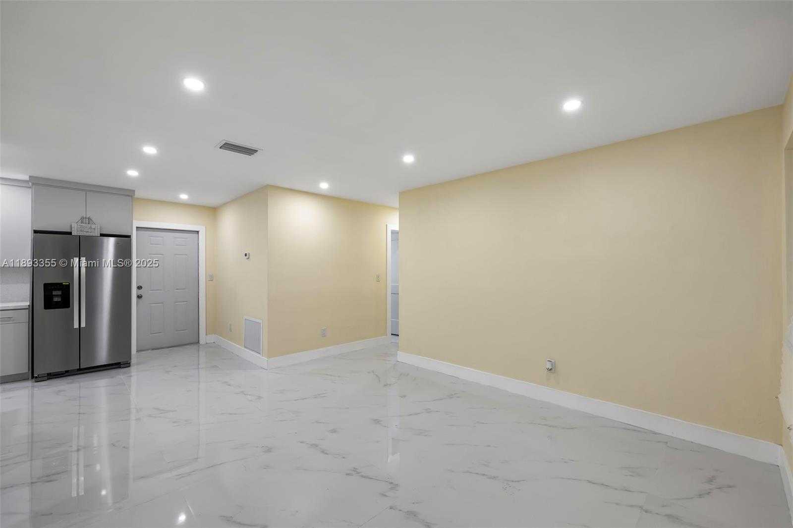 Small Image of 18931 NORTH WEST 44TH AVE, Miami Gardens Number 7