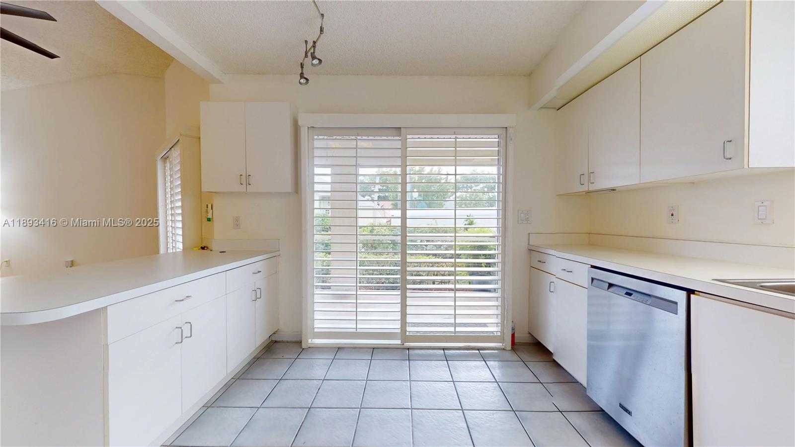 Small Image of 480 SOUTH EAST 21ST LN, Homestead Number 10