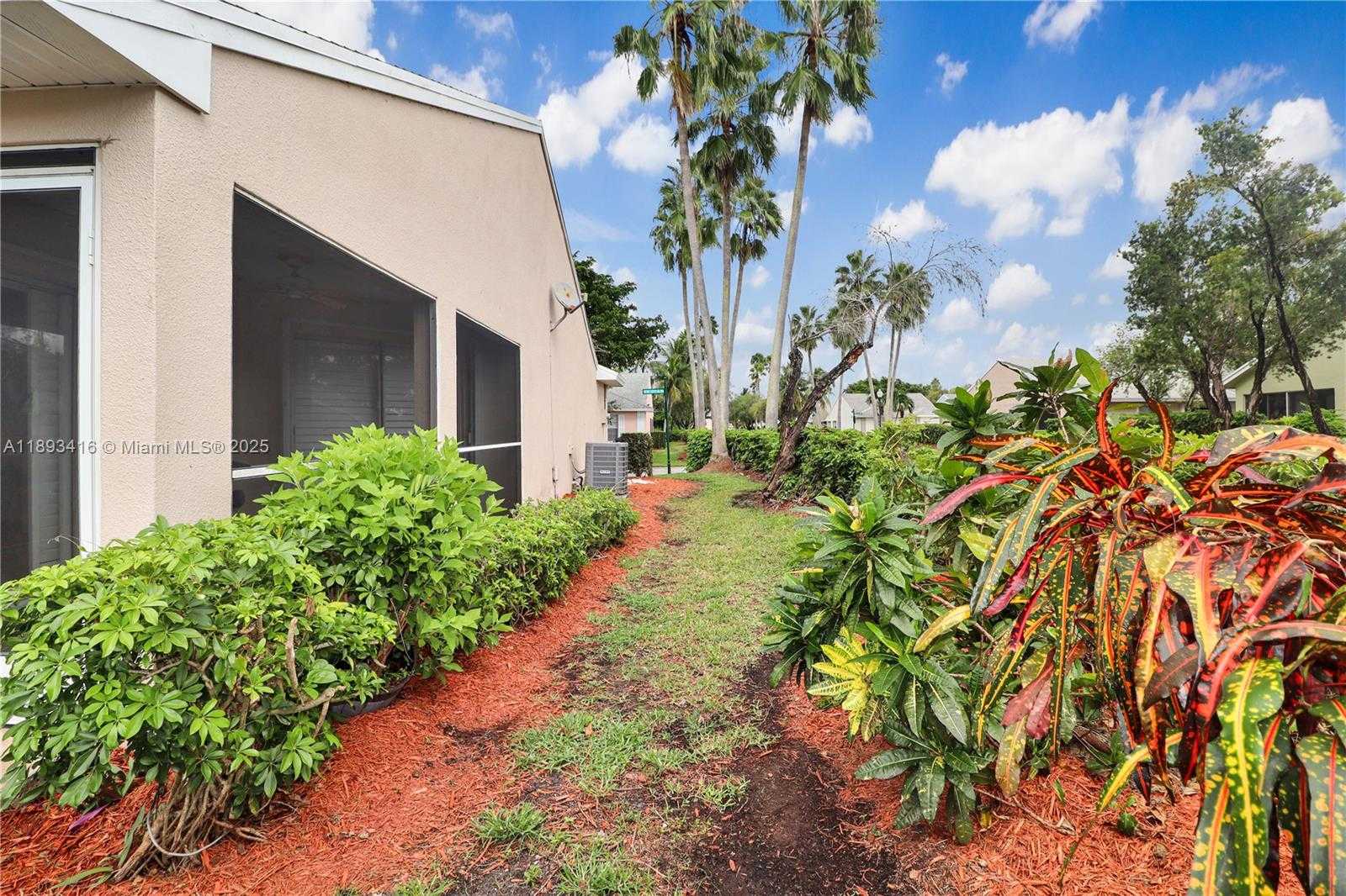 Small Image of 480 SOUTH EAST 21ST LN, Homestead Number 21