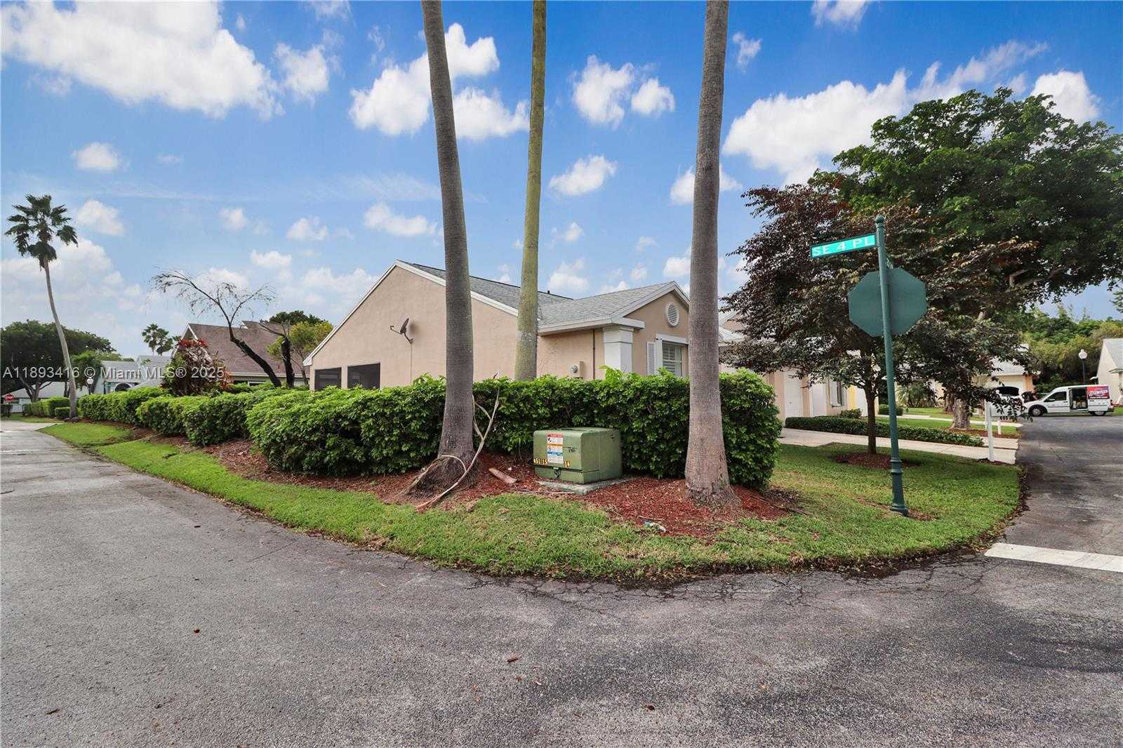 Small Image of 480 SOUTH EAST 21ST LN, Homestead Number 27